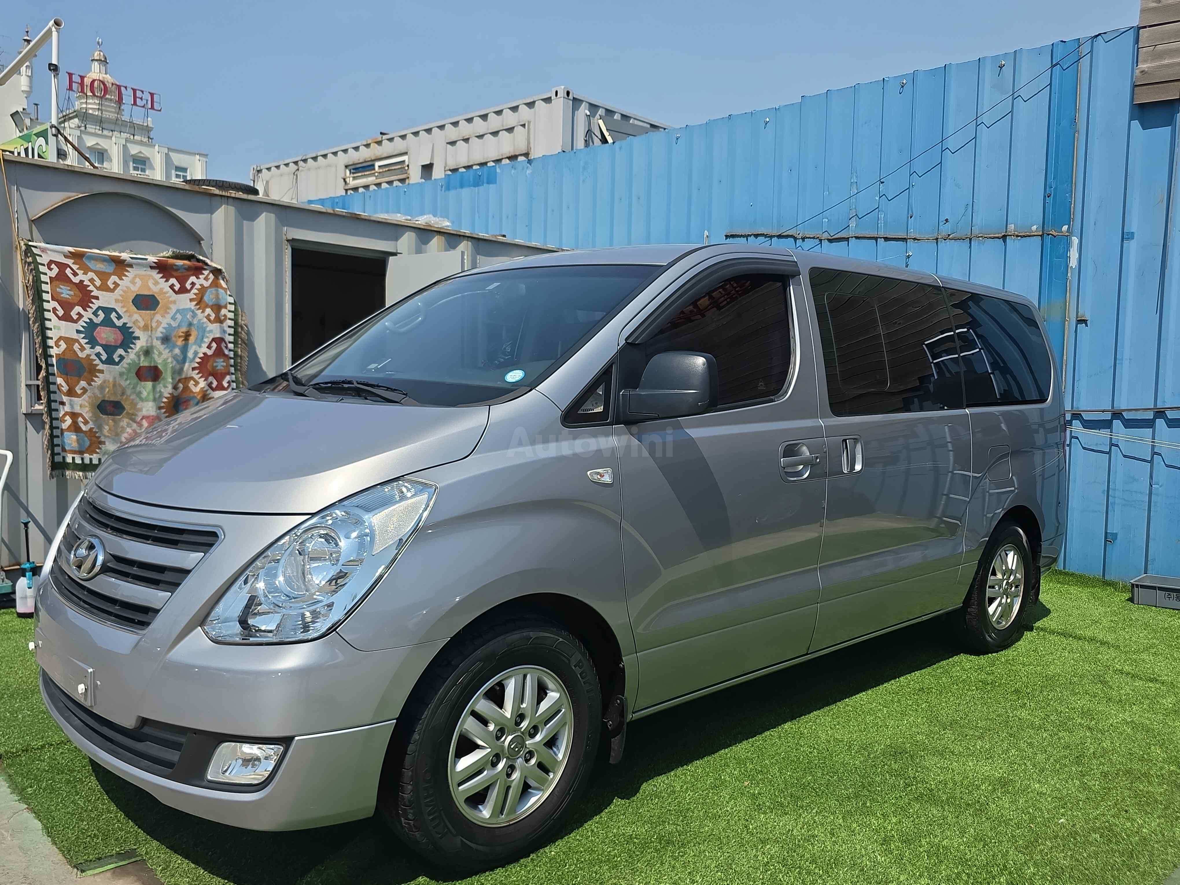 2018 HYUNDAI STAREX VIN: KMFWBX7KBJU925170