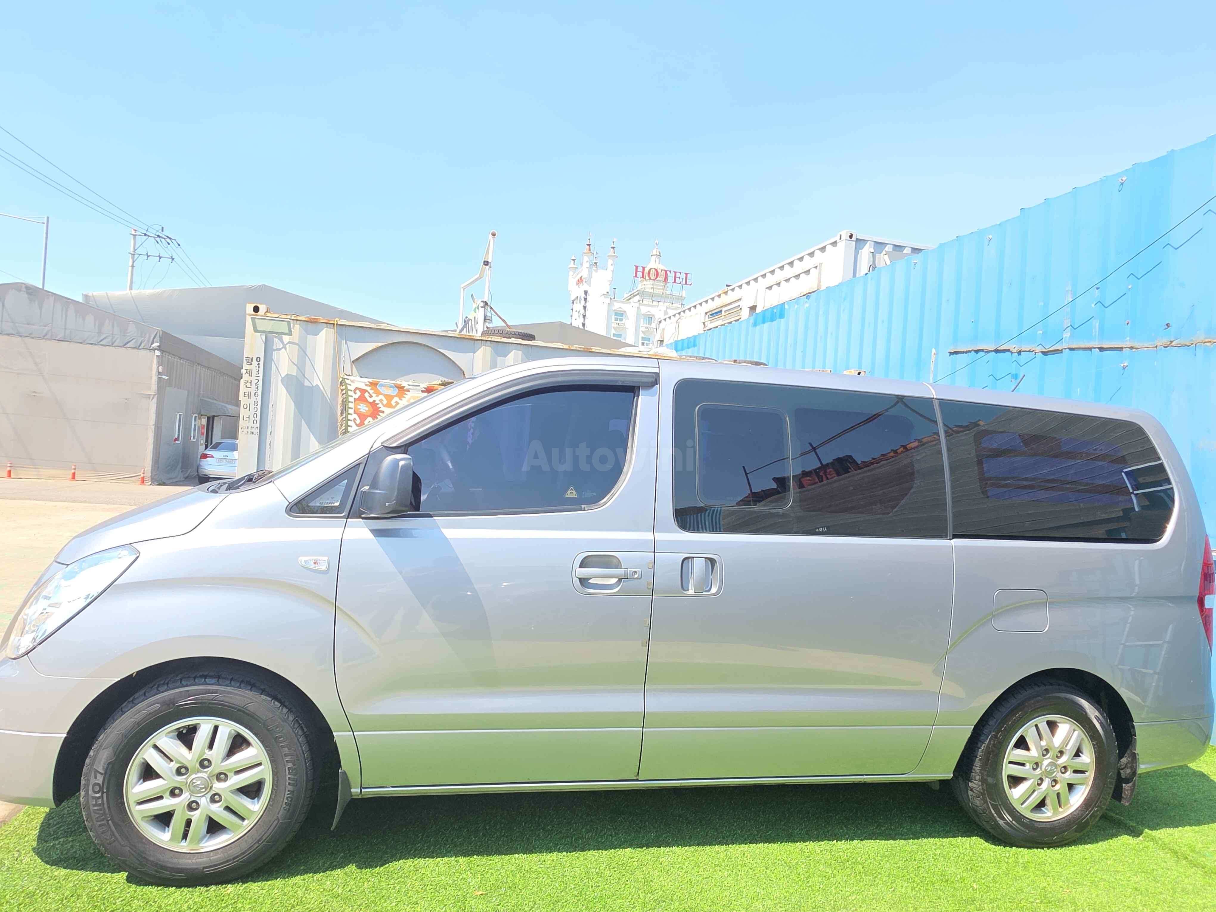 2018 HYUNDAI STAREX VIN: KMFWBX7KBJU925170