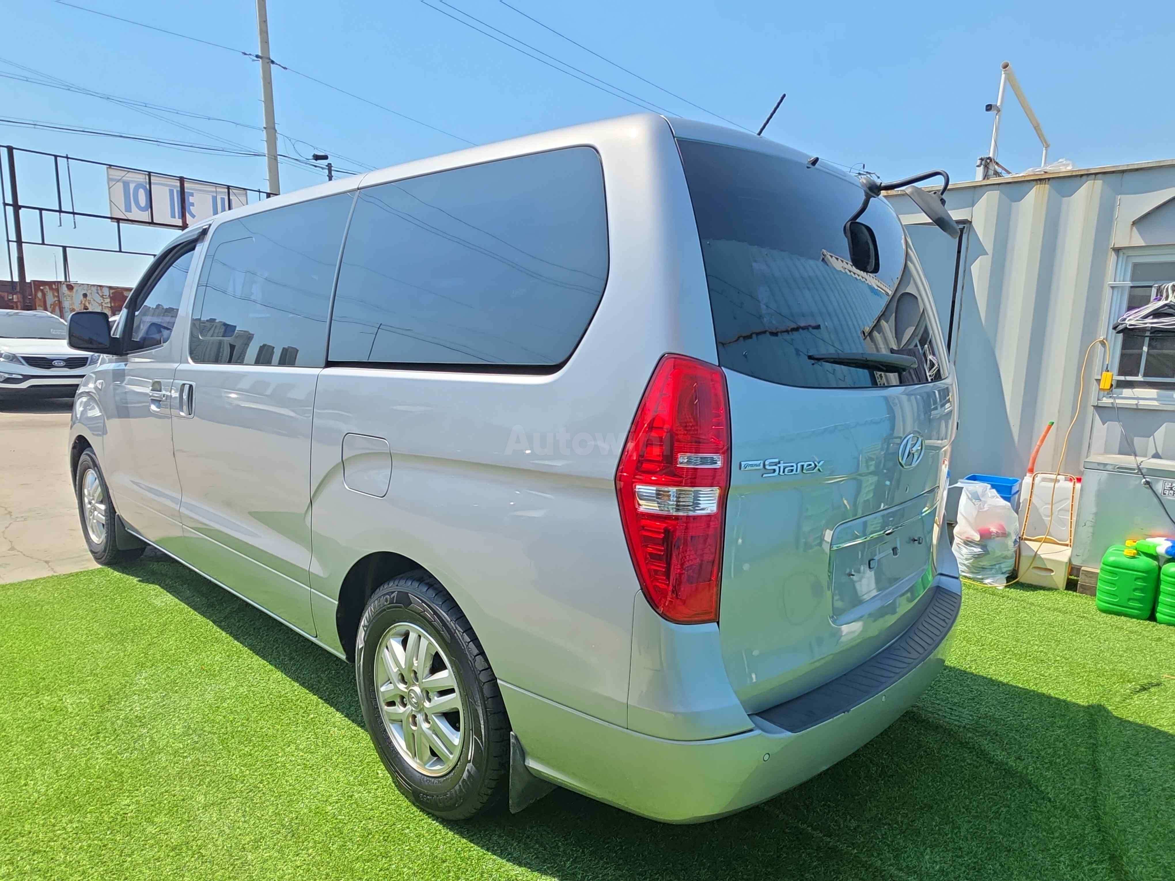 2018 HYUNDAI STAREX VIN: KMFWBX7KBJU925170