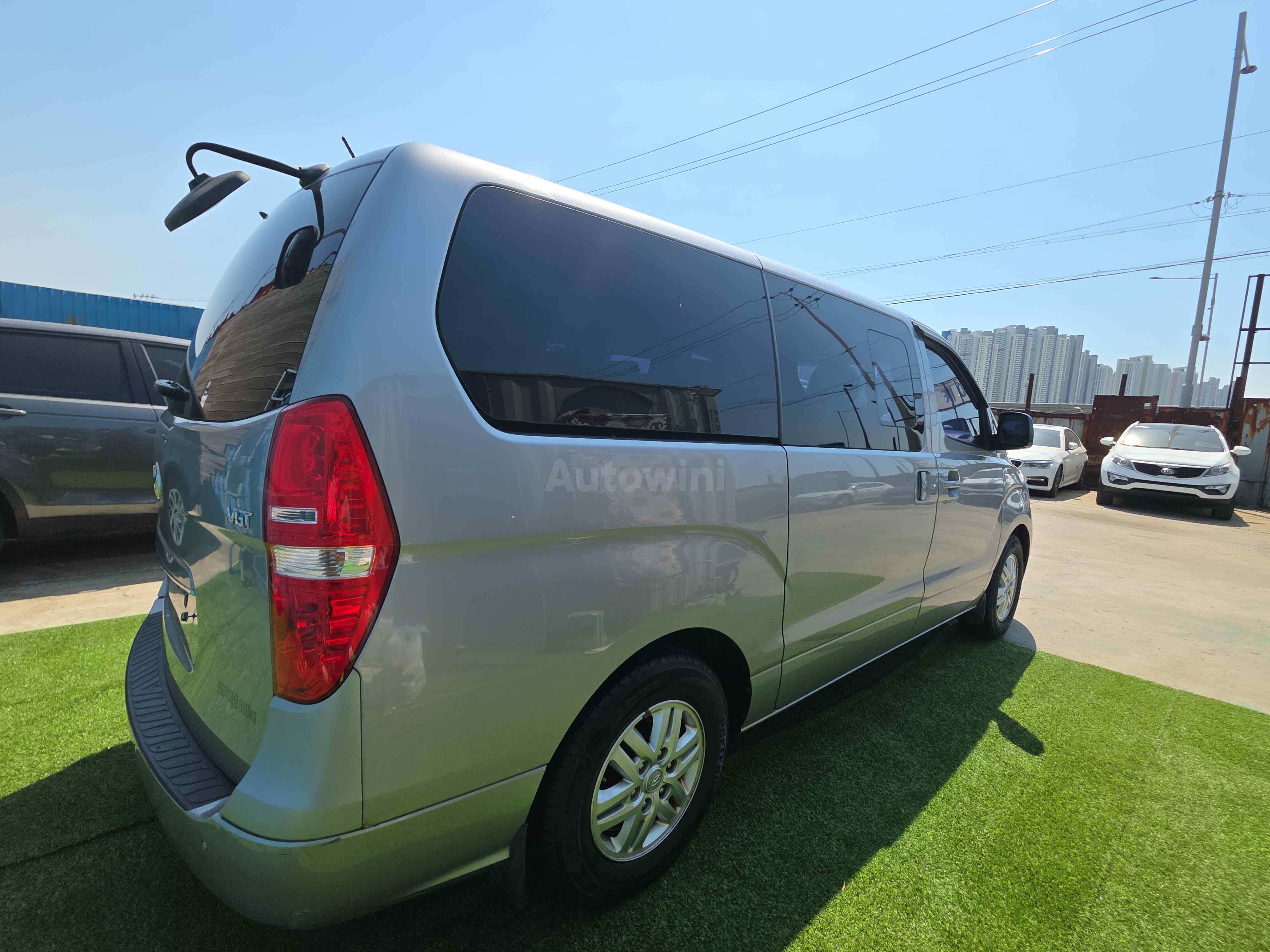 2018 HYUNDAI STAREX VIN: KMFWBX7KBJU925170