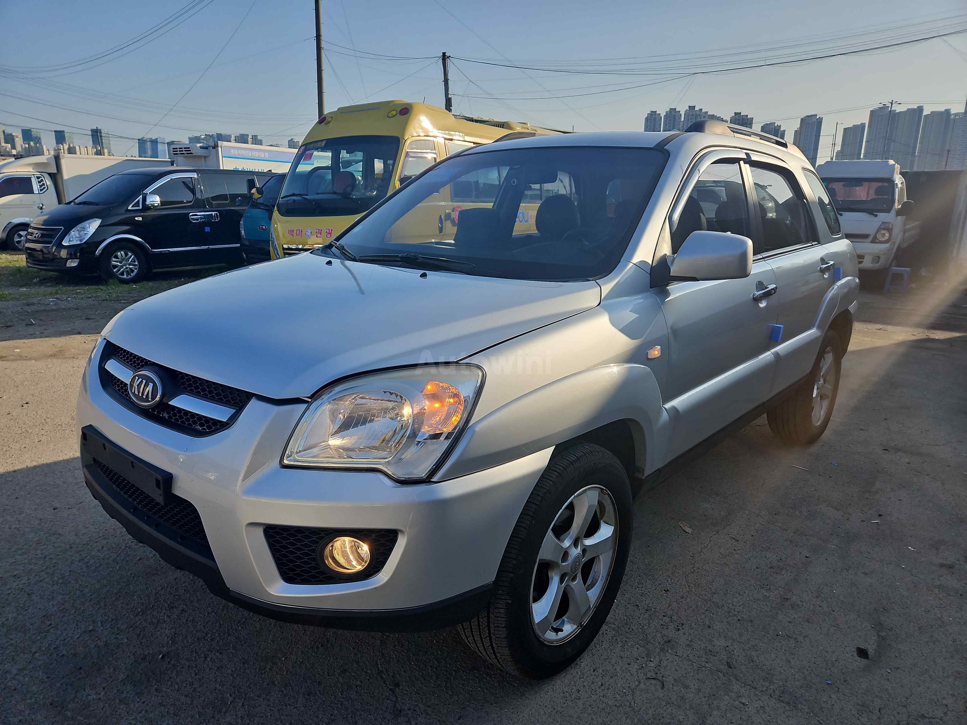 2010 KIA SPORTAGE VIN: KNAKH815BAK736190