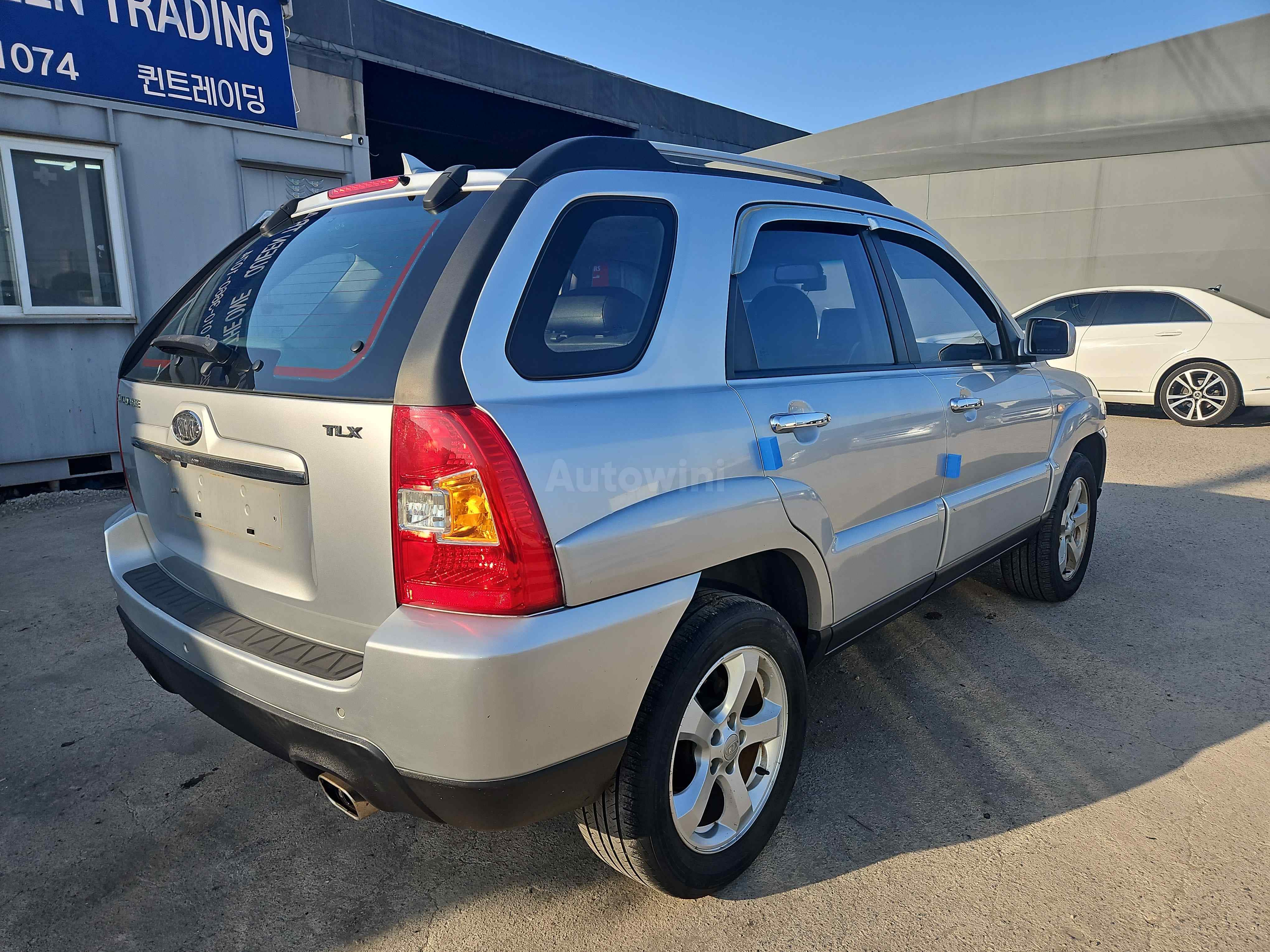 2010 KIA SPORTAGE VIN: KNAKH815BAK736190
