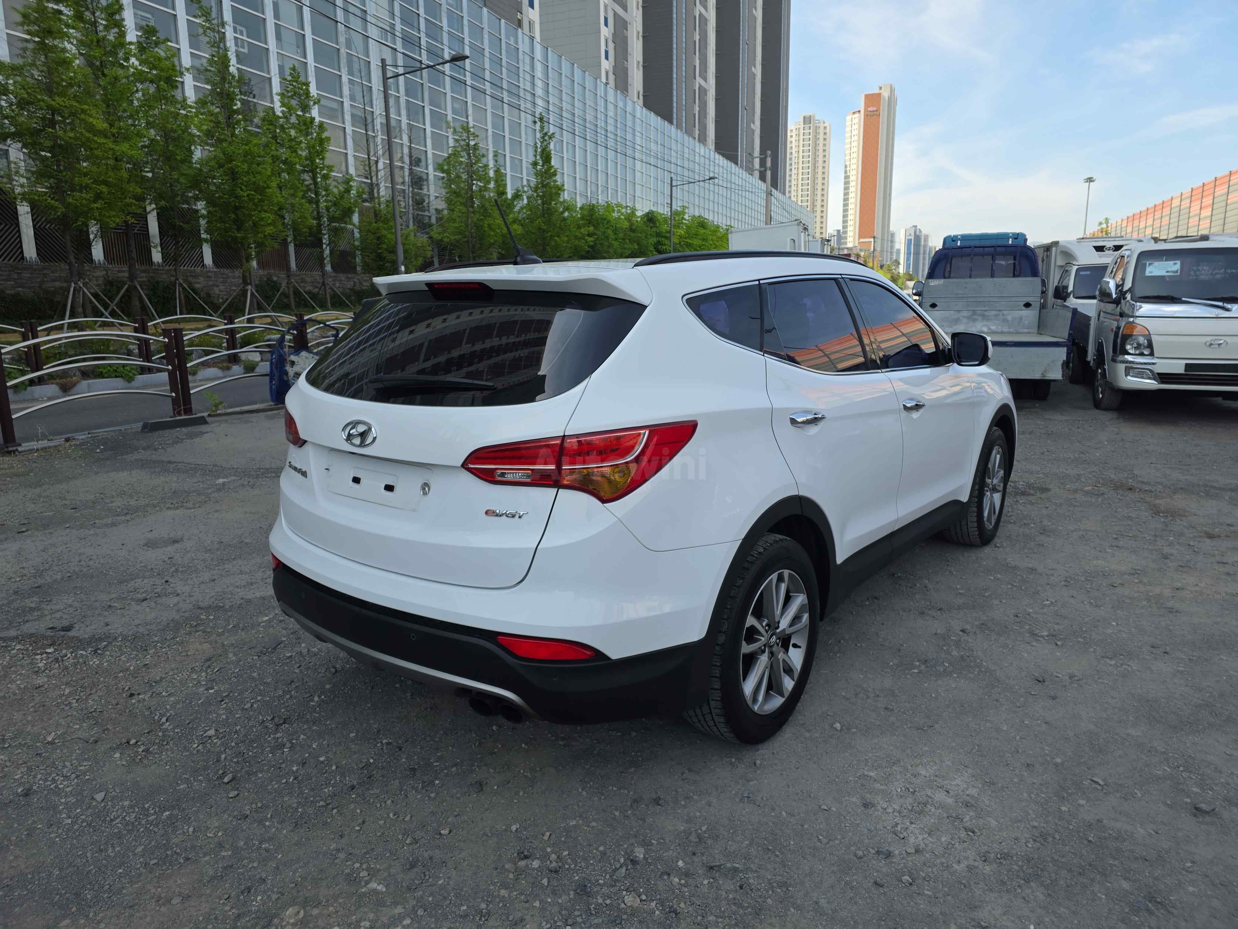 2013 HYUNDAI SANTAFE VIN: KMHSW81UBDU174450