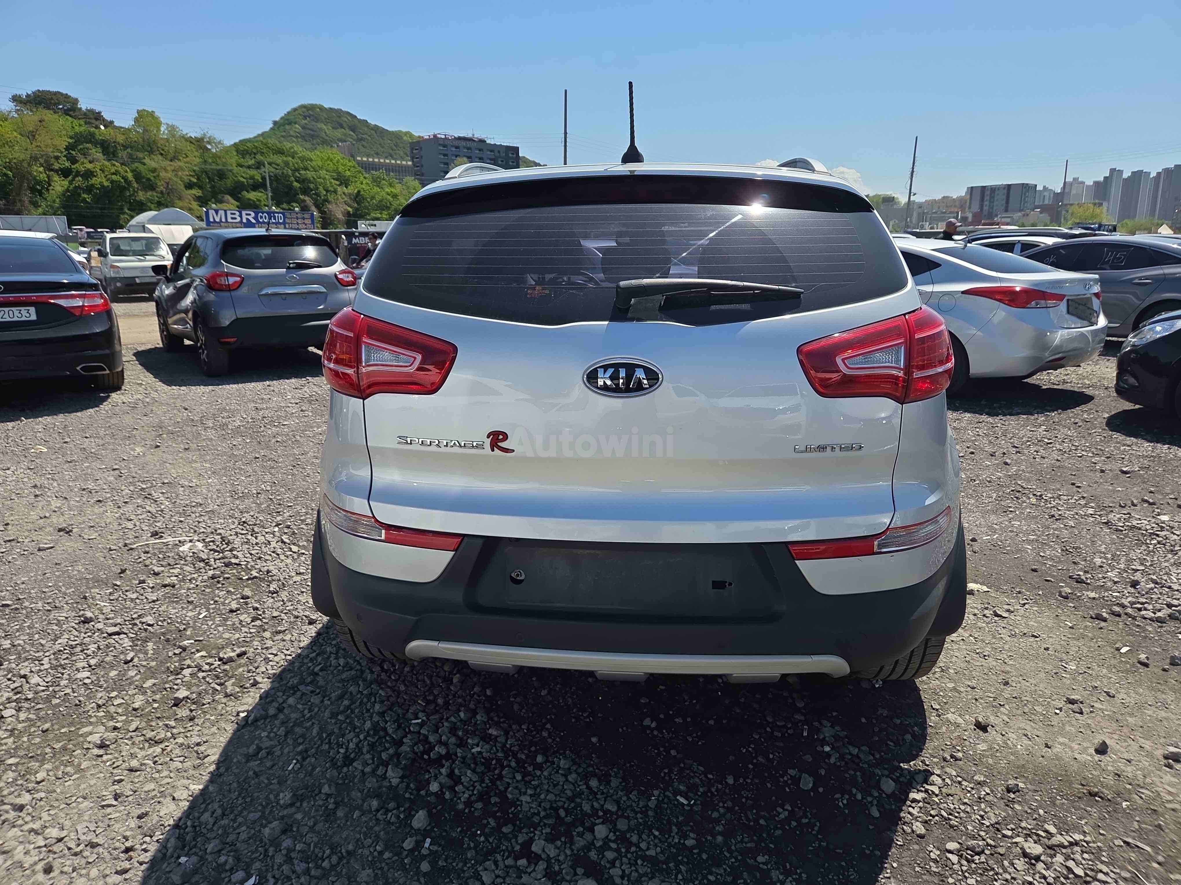 2011 KIA SPORTAGE VIN: KNAPE813BBK027938