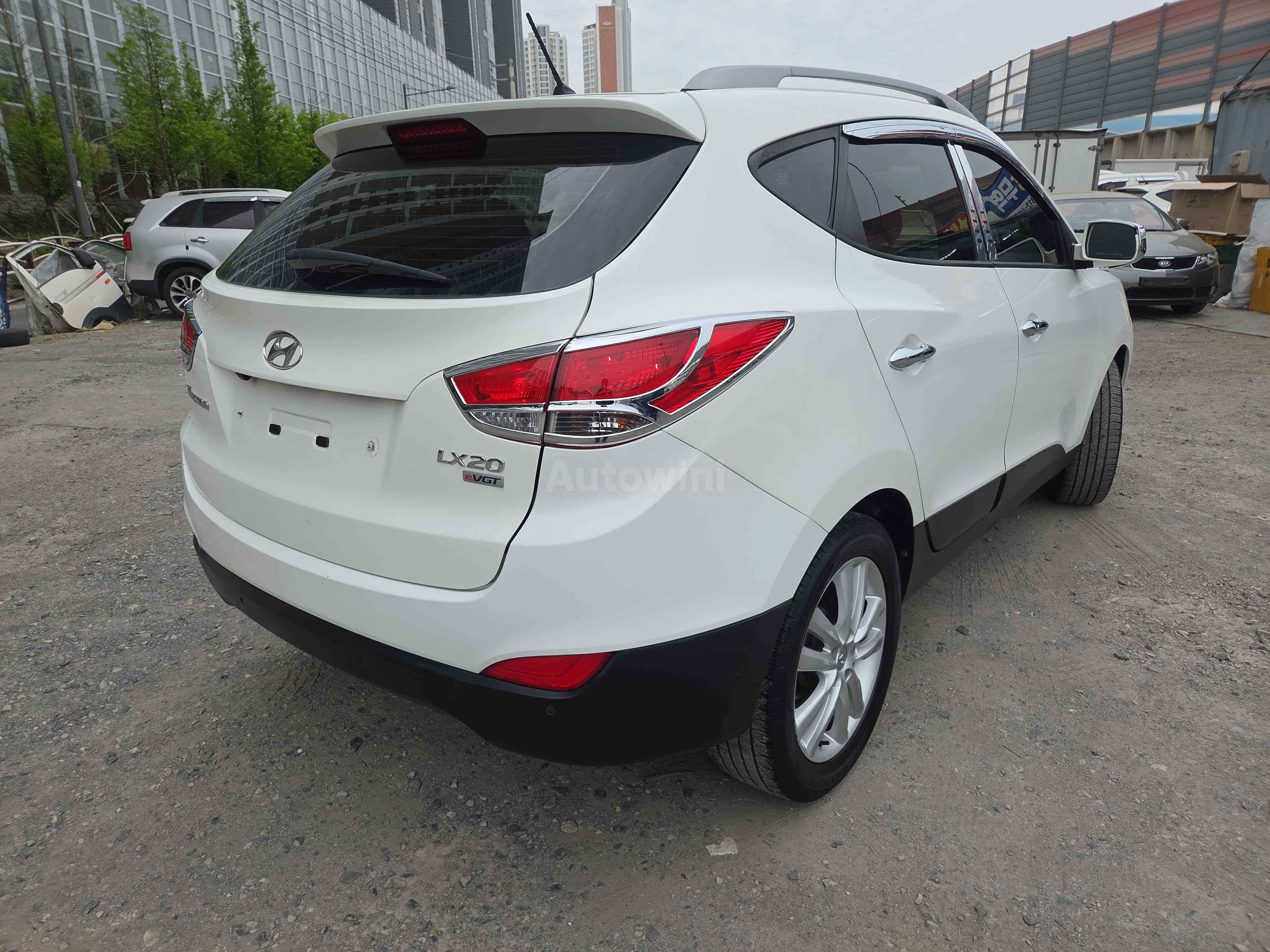 2013 HYUNDAI TUCSON VIN: KMHJU81VBDU645871