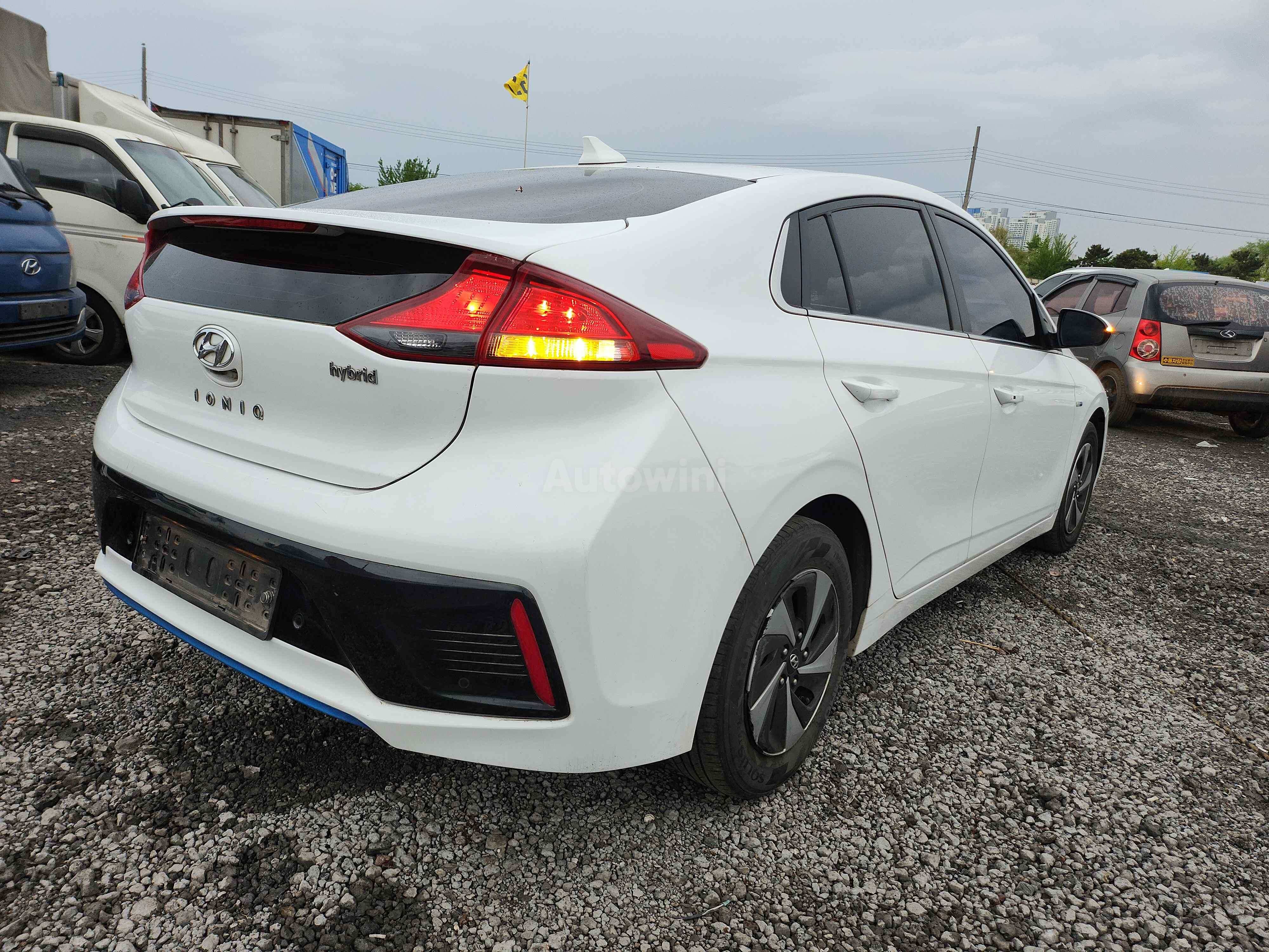 2017 HYUNDAI IONIQ VIN: KMHC851CGHU006063