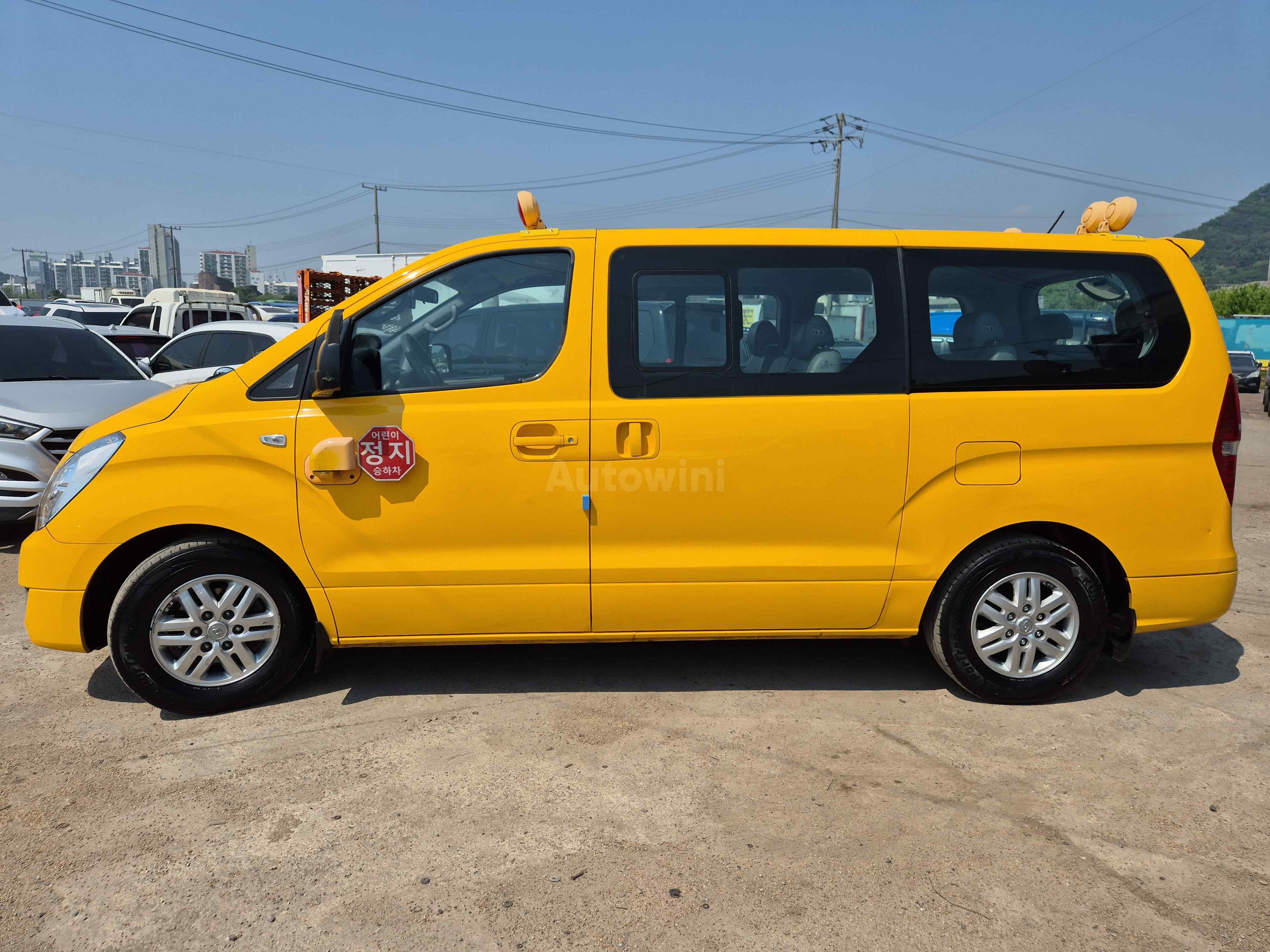 2016 HYUNDAI STAREX VIN: KMJWA37KBGU802614
