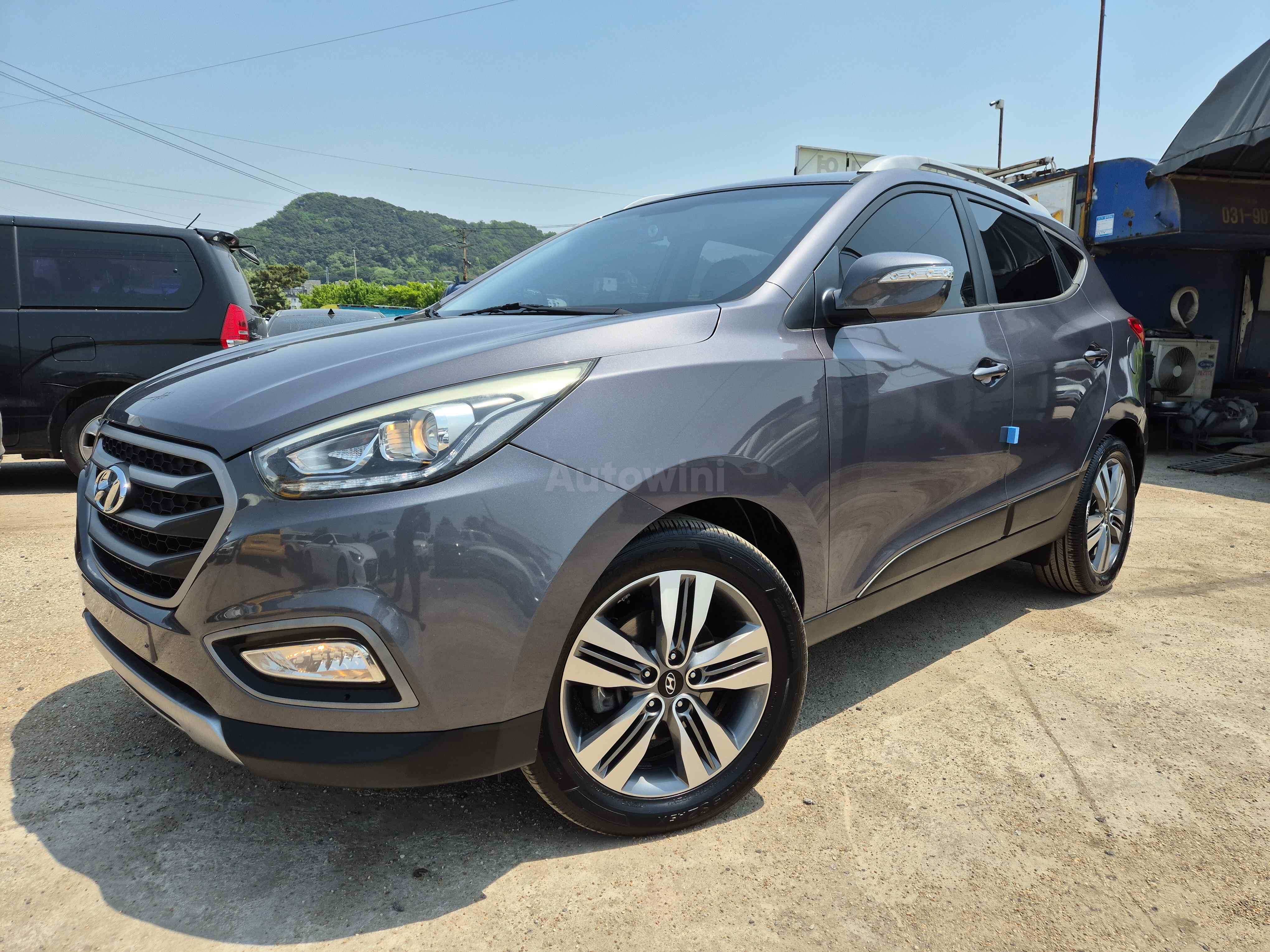 2015 HYUNDAI TUCSON VIN: KMHJT81VBFU051322
