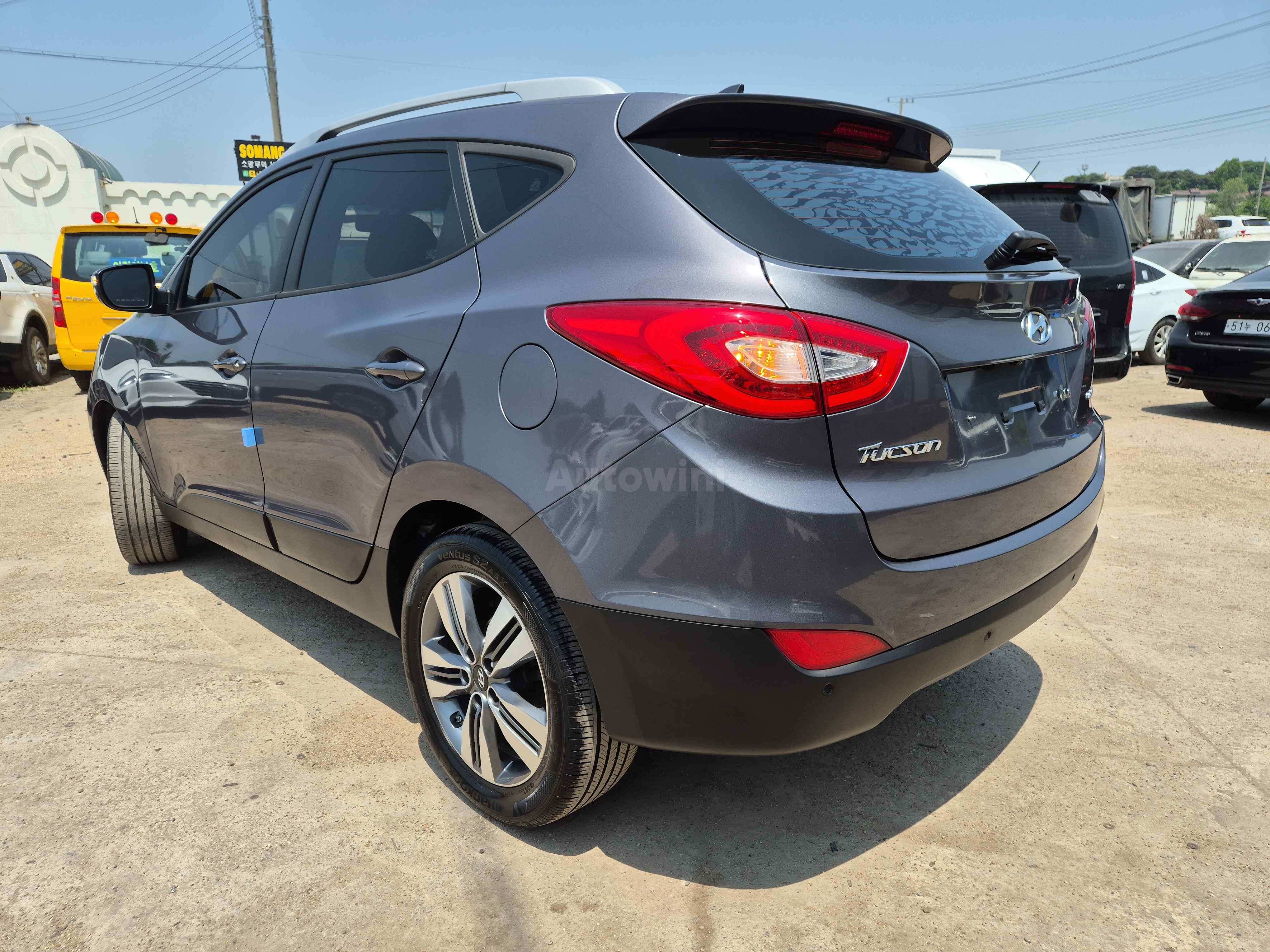 2015 HYUNDAI TUCSON VIN: KMHJT81VBFU051322