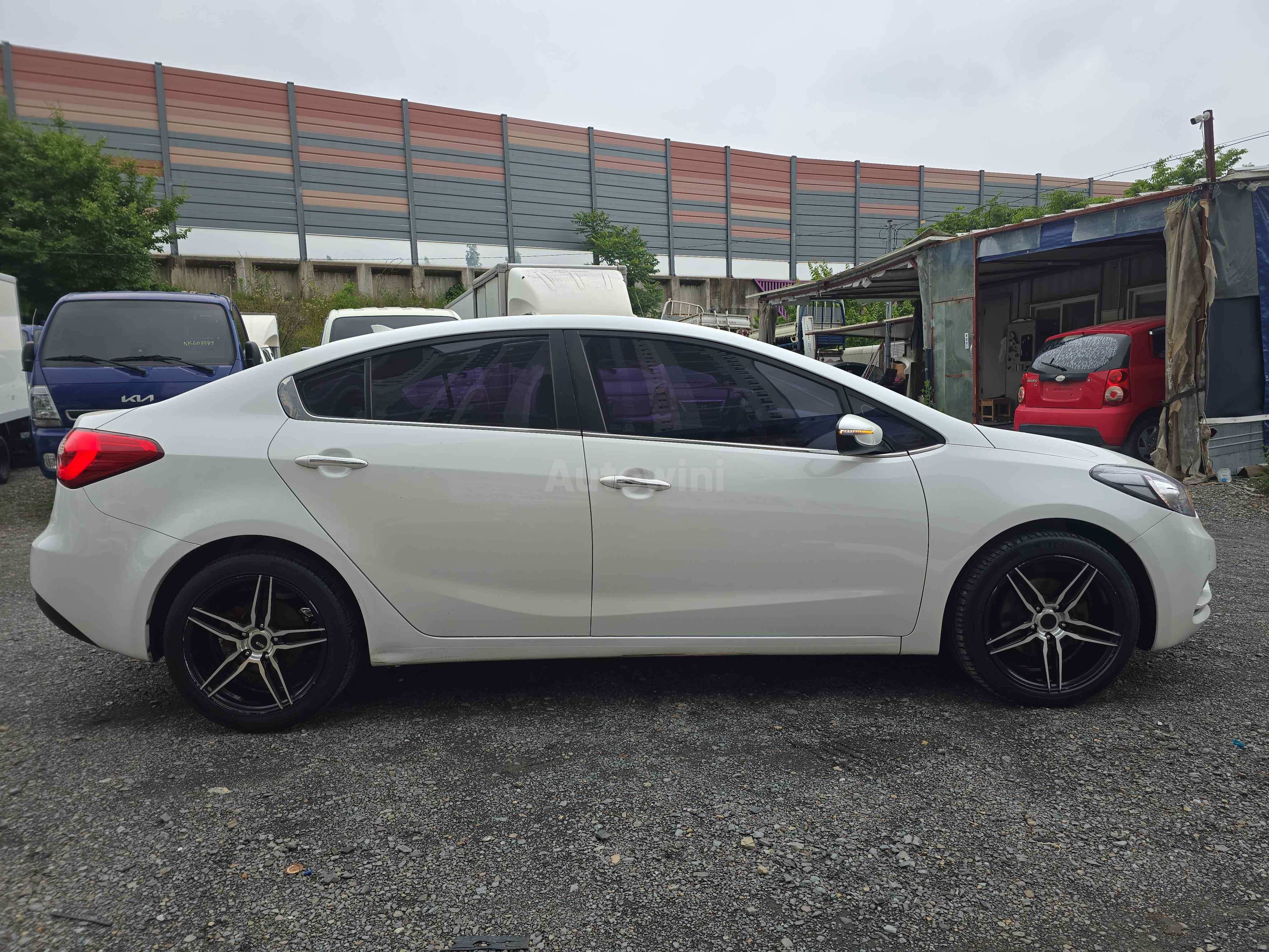 2014 KIA K3 VIN: KNAFZ412BEA151814