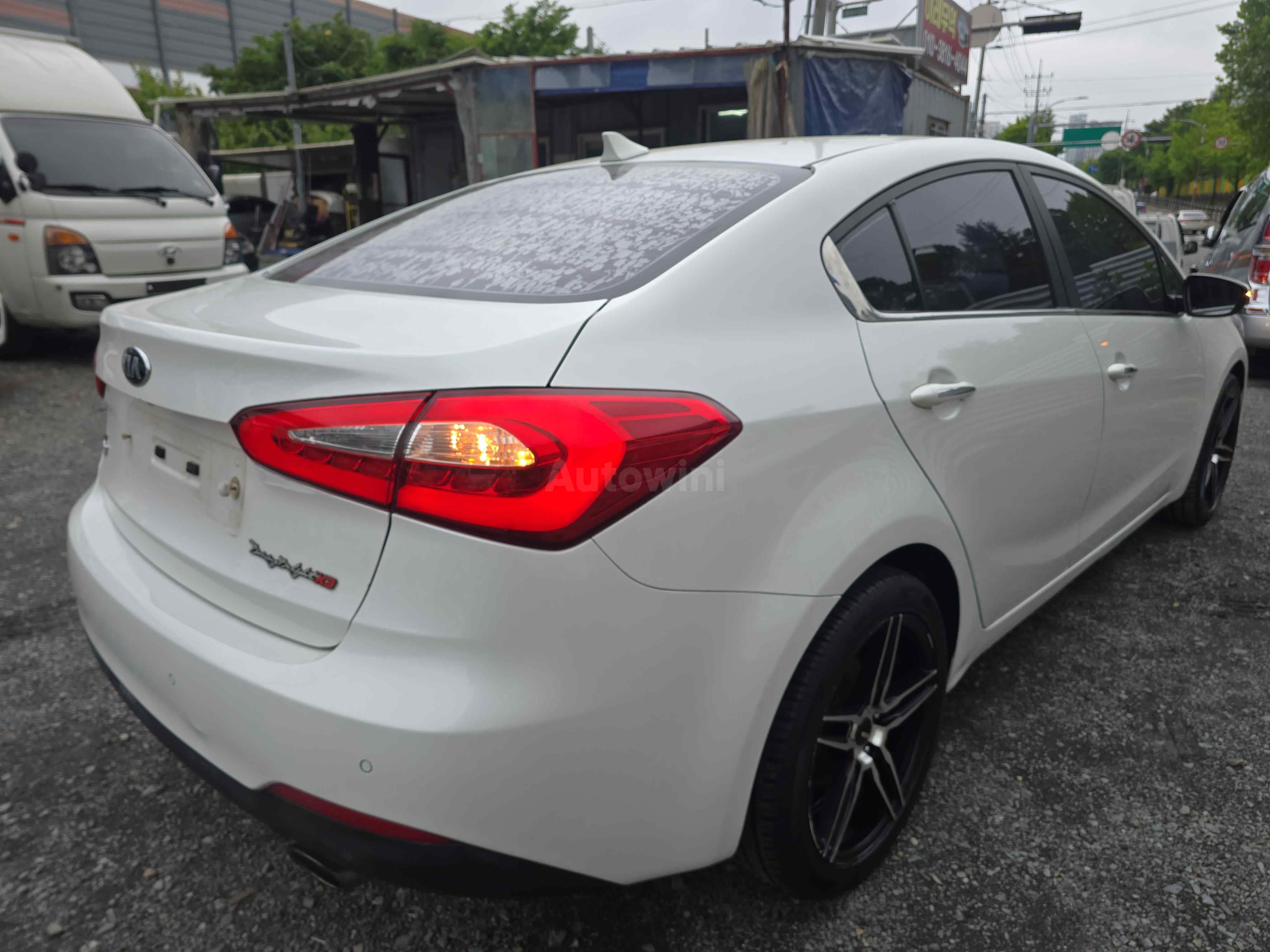2014 KIA K3 VIN: KNAFZ412BEA151814