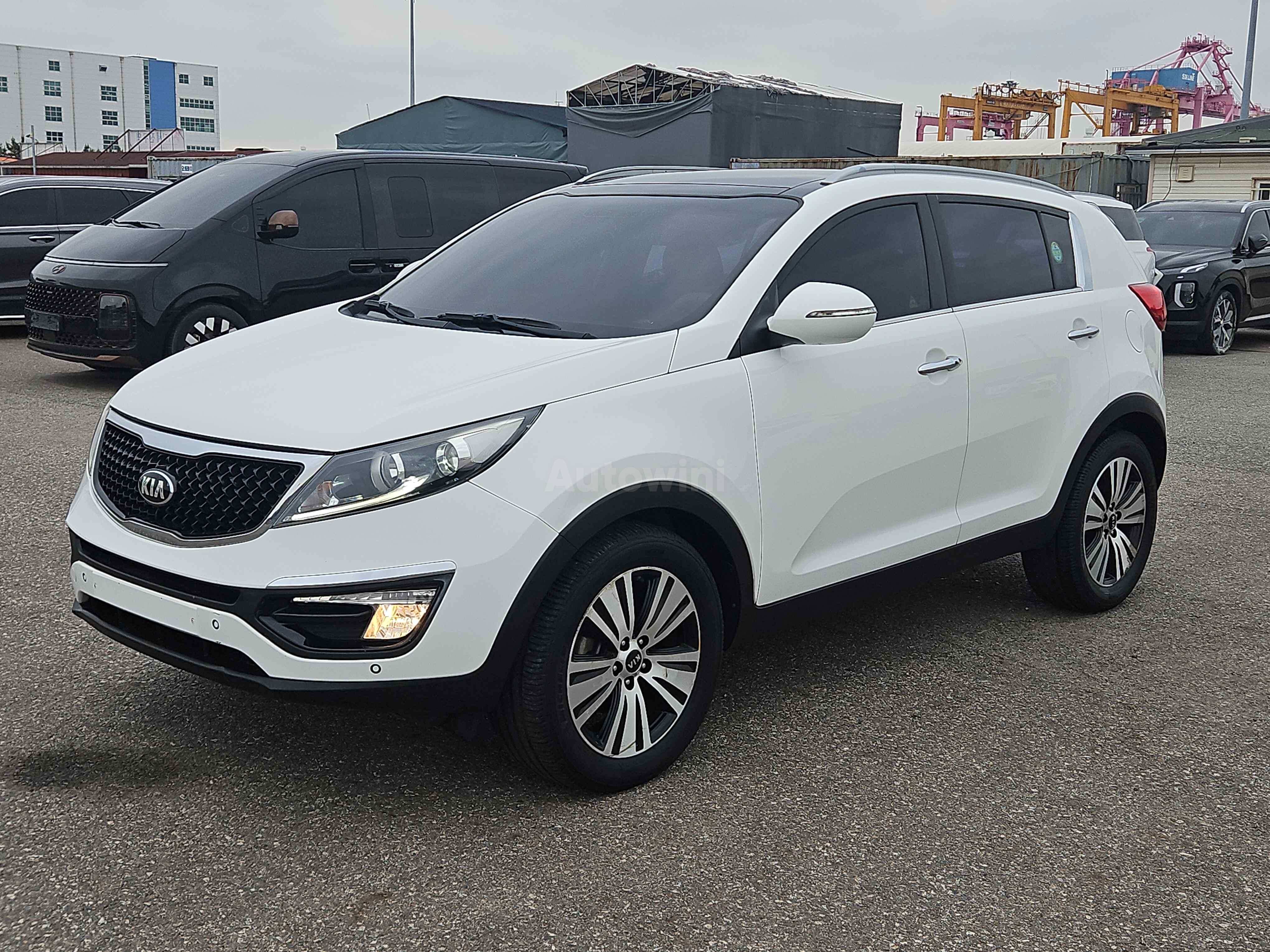 2015 KIA SPORTAGE VIN: KNAPE813BFK745125