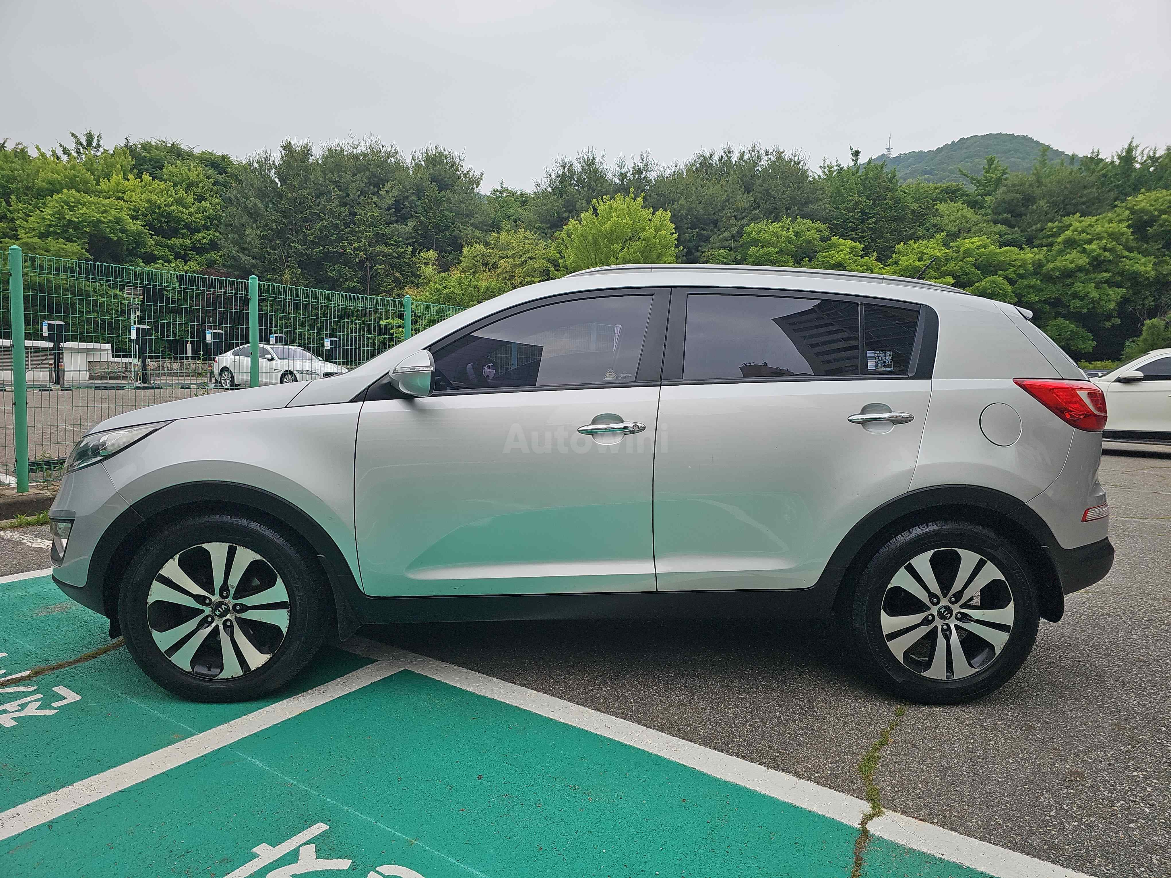 2011 KIA SPORTAGE VIN: KNAPC813BBK073859