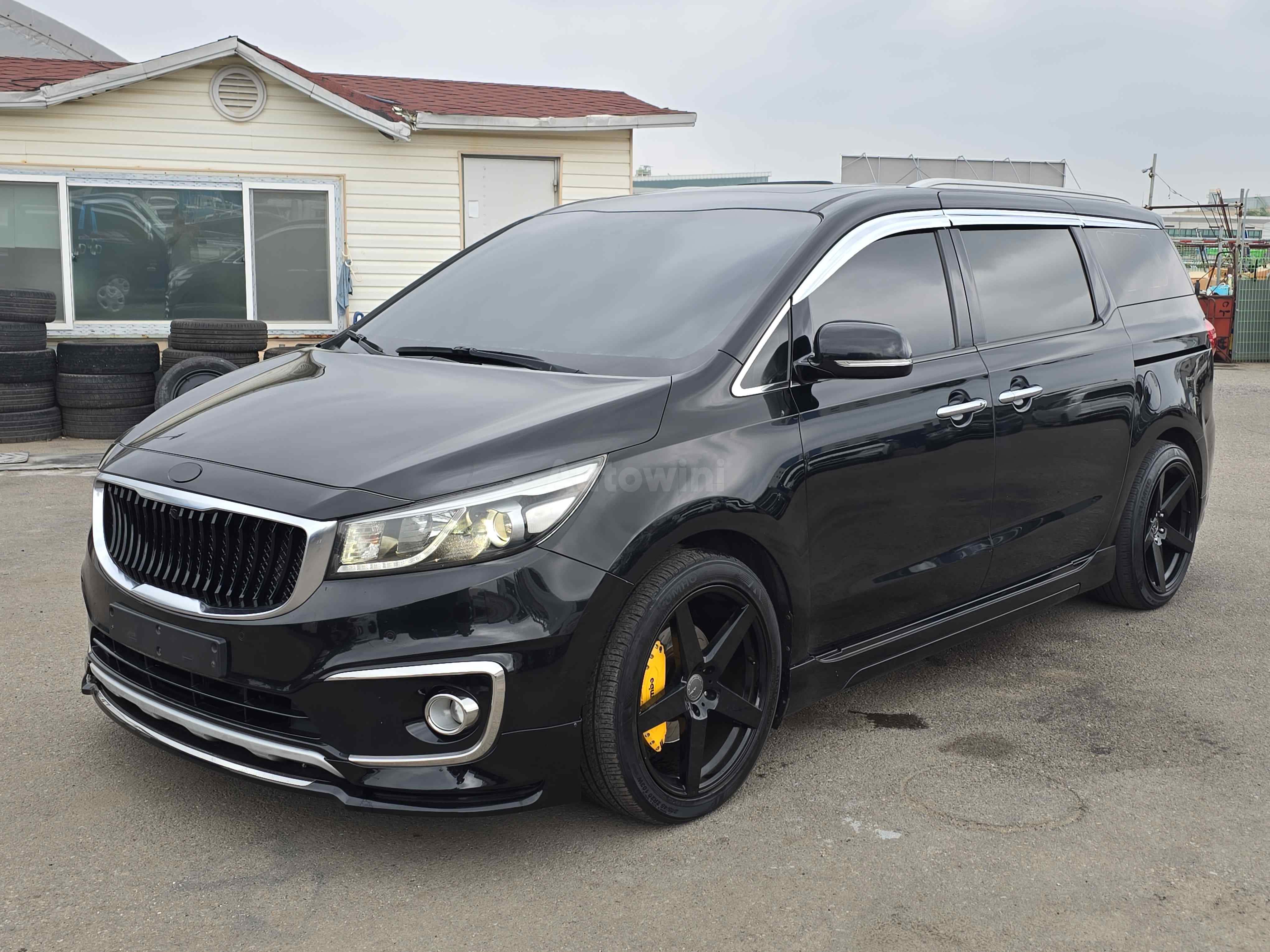 2015 KIA CARNIVAL VIN: KNAMC81ABFS056269