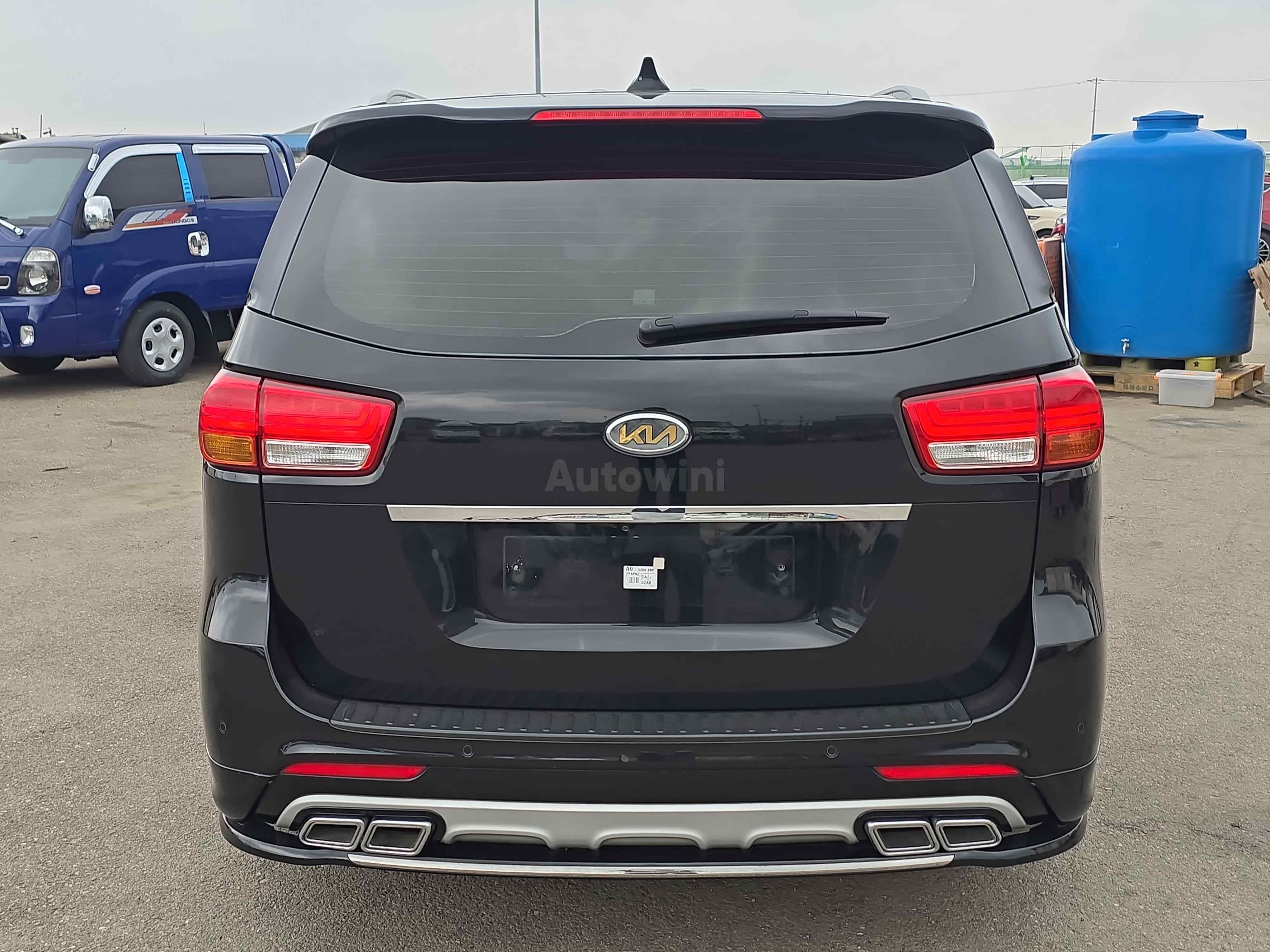 2015 KIA CARNIVAL VIN: KNAMC81ABFS056269