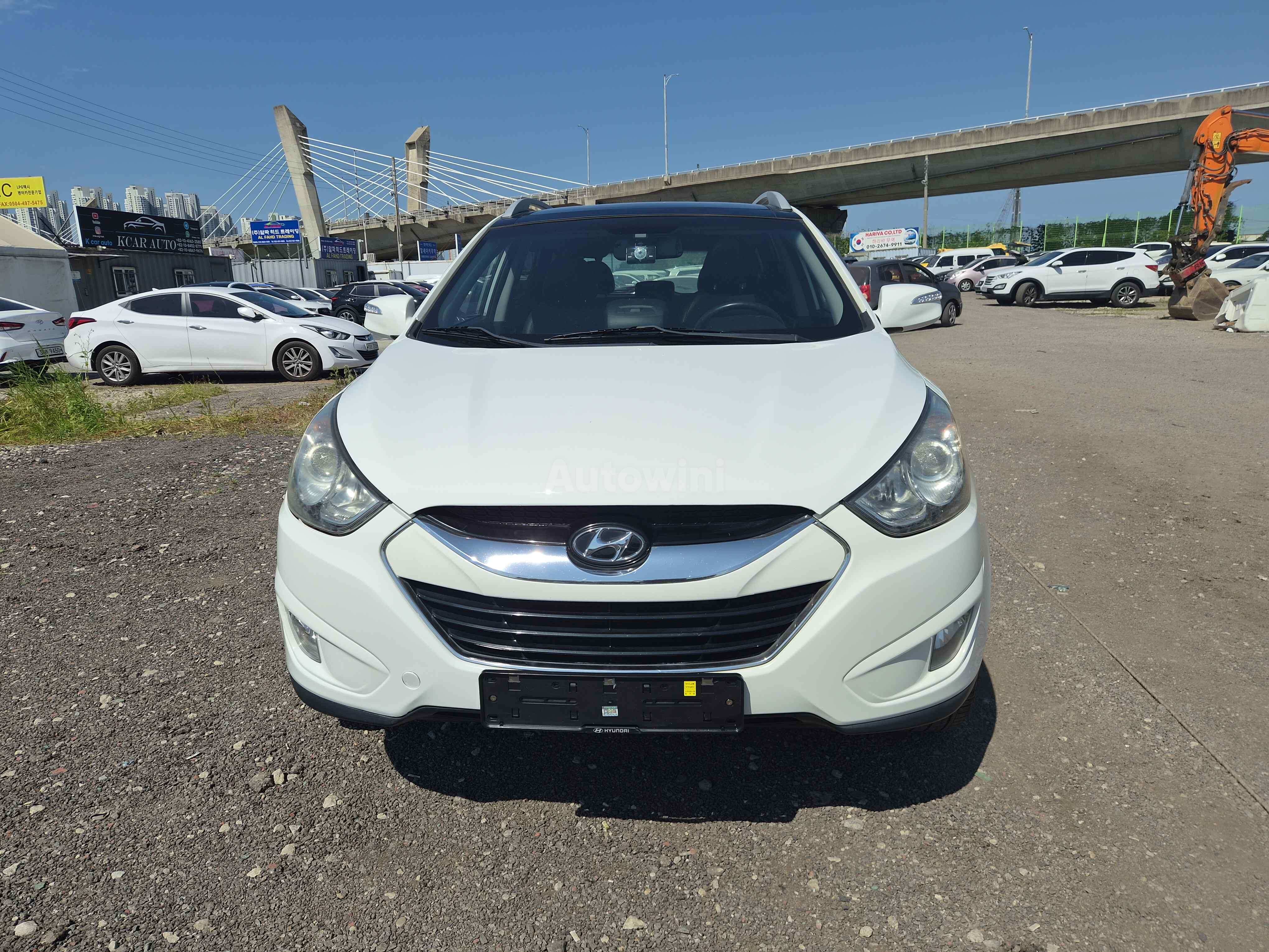 2013 HYUNDAI TUCSON VIN: KMHJW81VDDU686470
