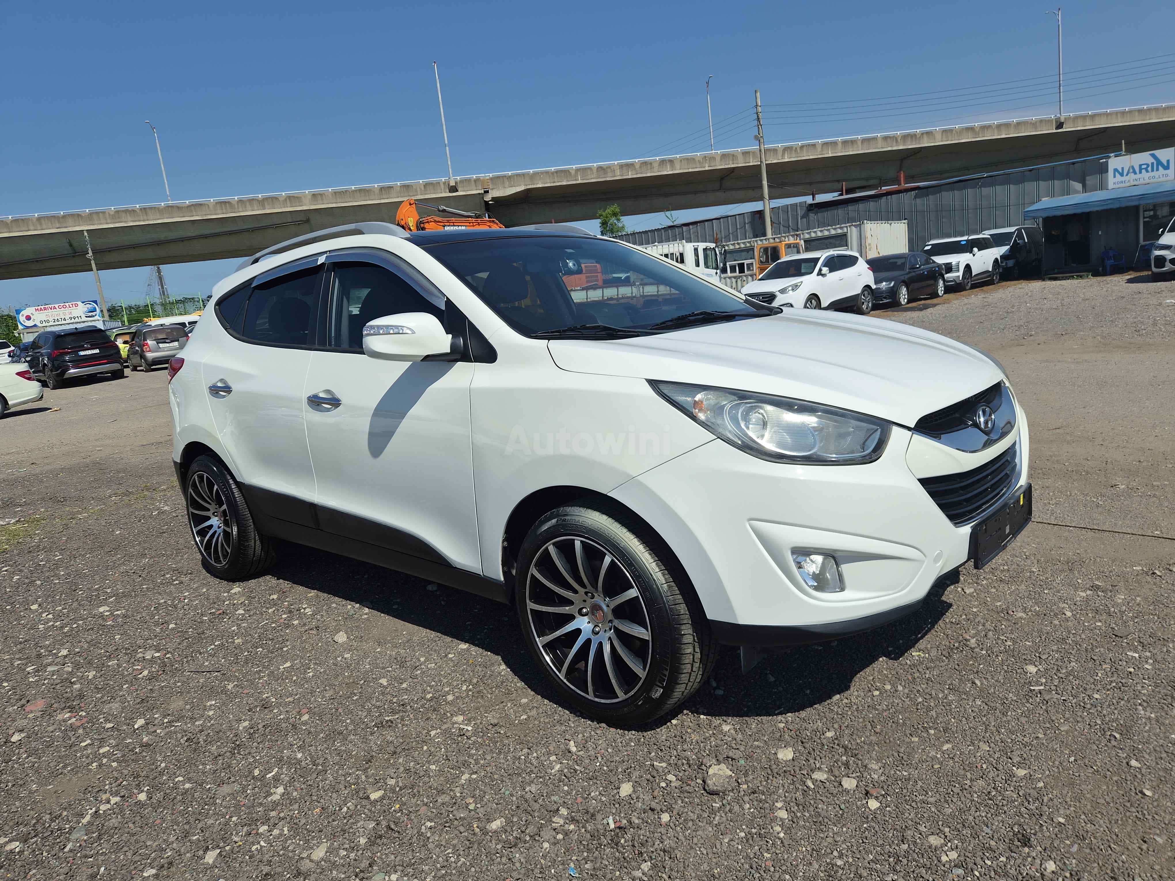2013 HYUNDAI TUCSON VIN: KMHJW81VDDU686470