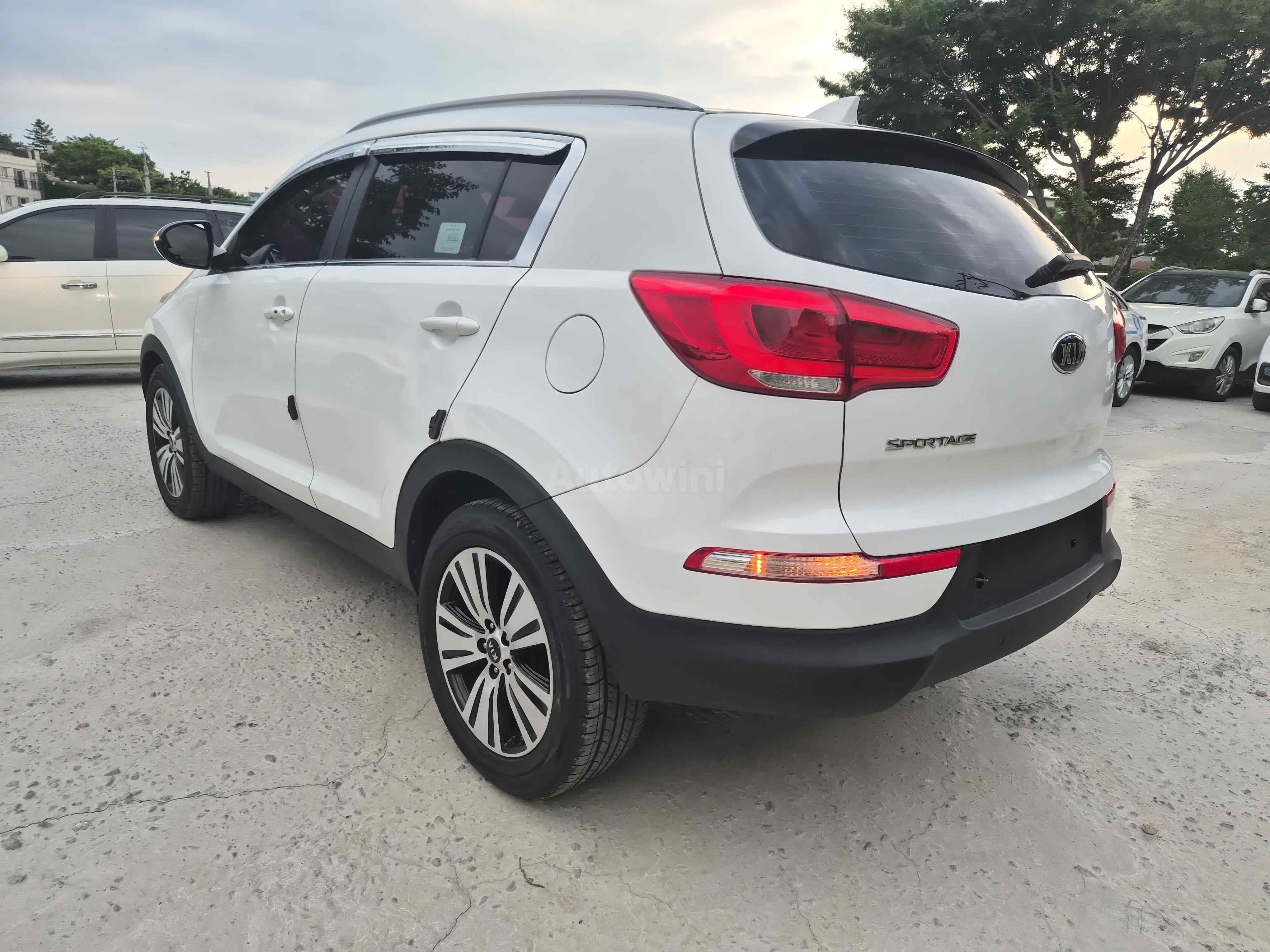 2015 KIA SPORTAGE VIN: KNAPC813DFK688383