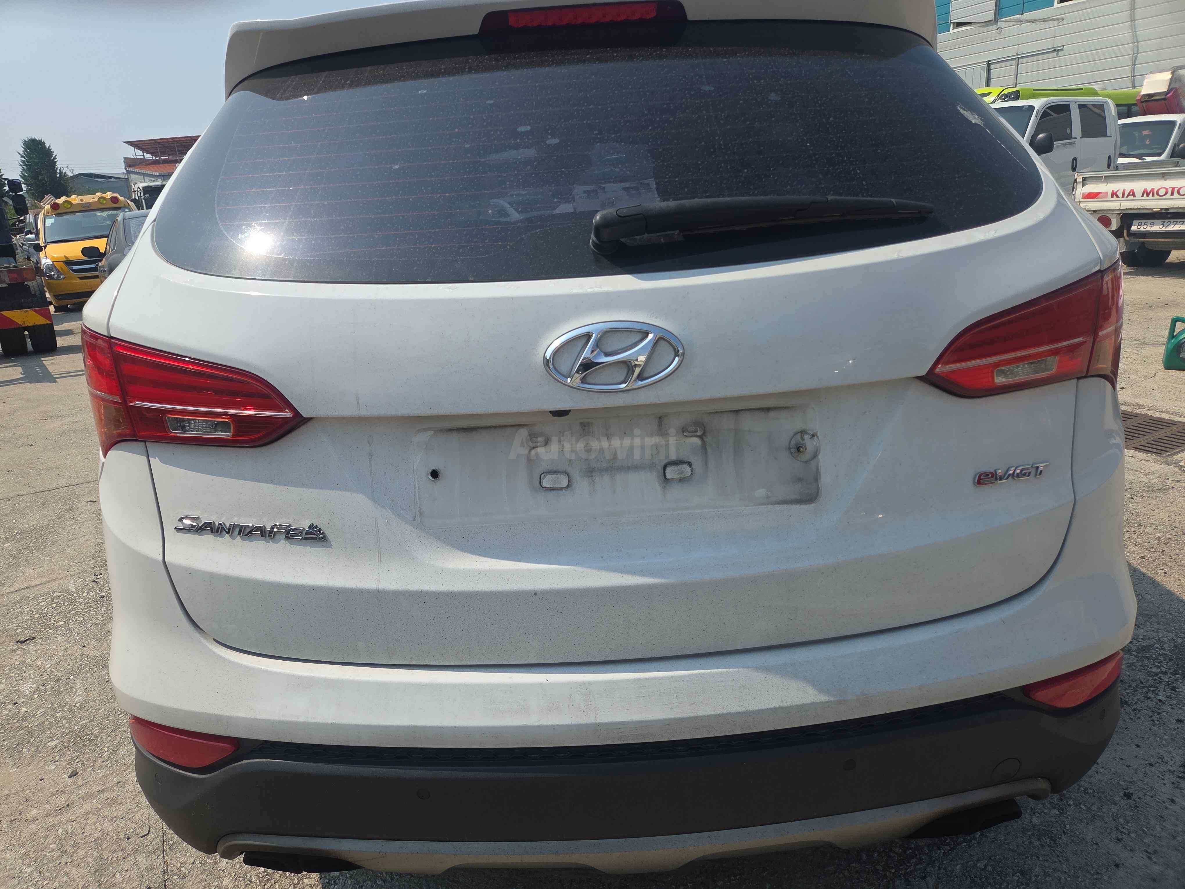 2014 HYUNDAI SANTAFE VIN: KMHSW81UBEU178984