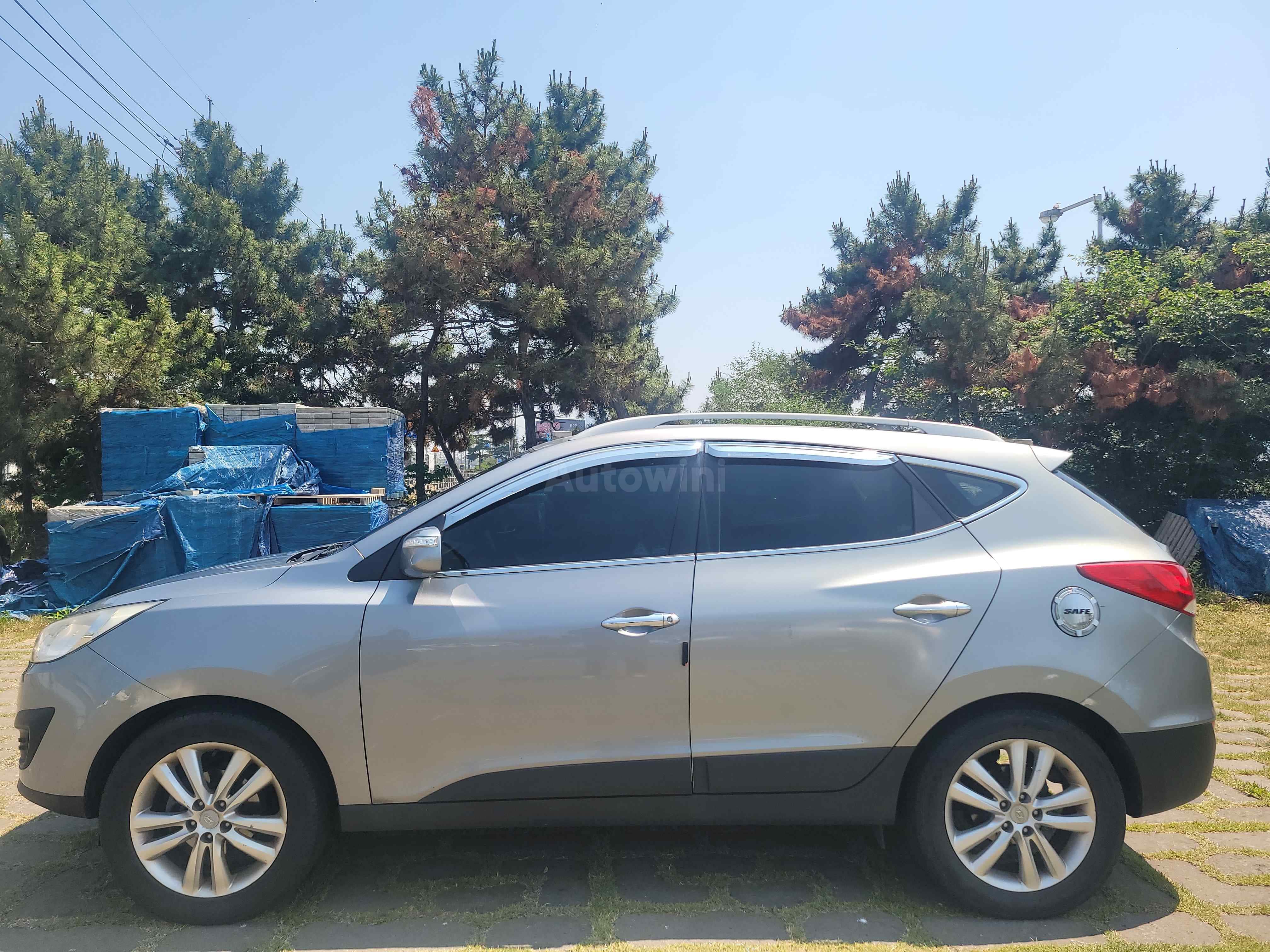 2011 HYUNDAI TUCSON VIN: KMHJU81VBBU216112