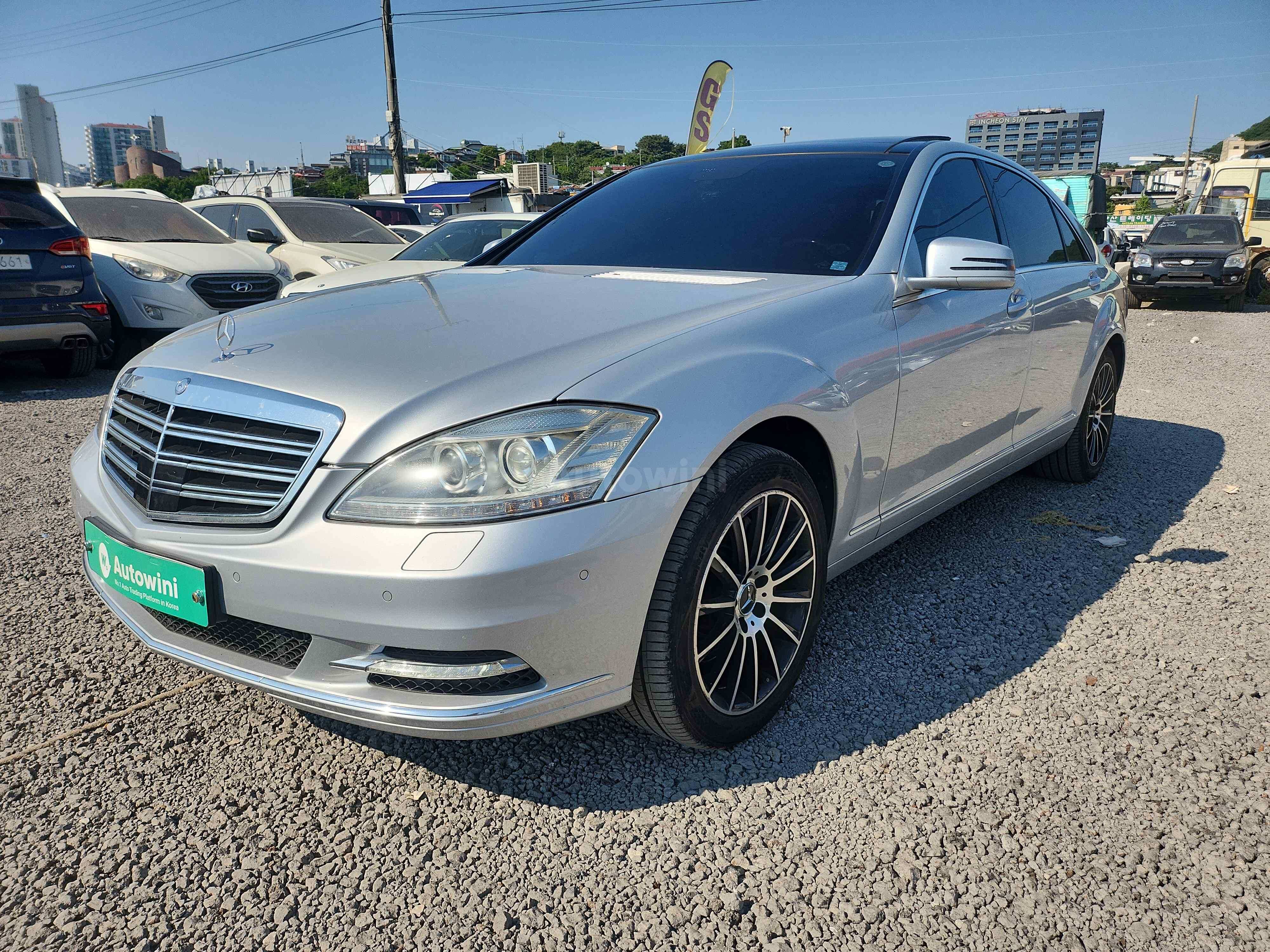 2010 MERCEDES BENZ S CLASS VIN: WDDNG5GB7AA354881