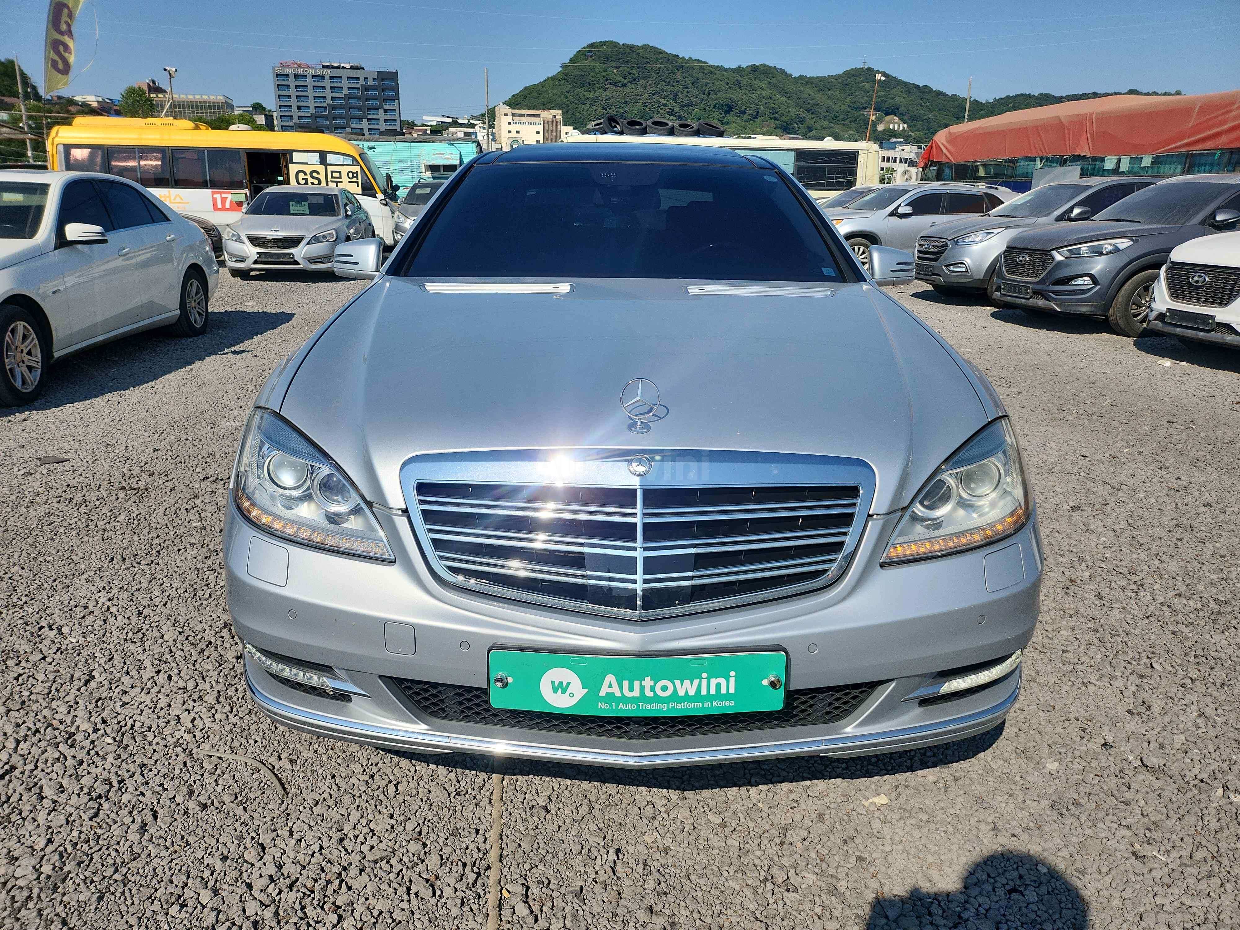 2010 MERCEDES BENZ S CLASS VIN: WDDNG5GB7AA354881