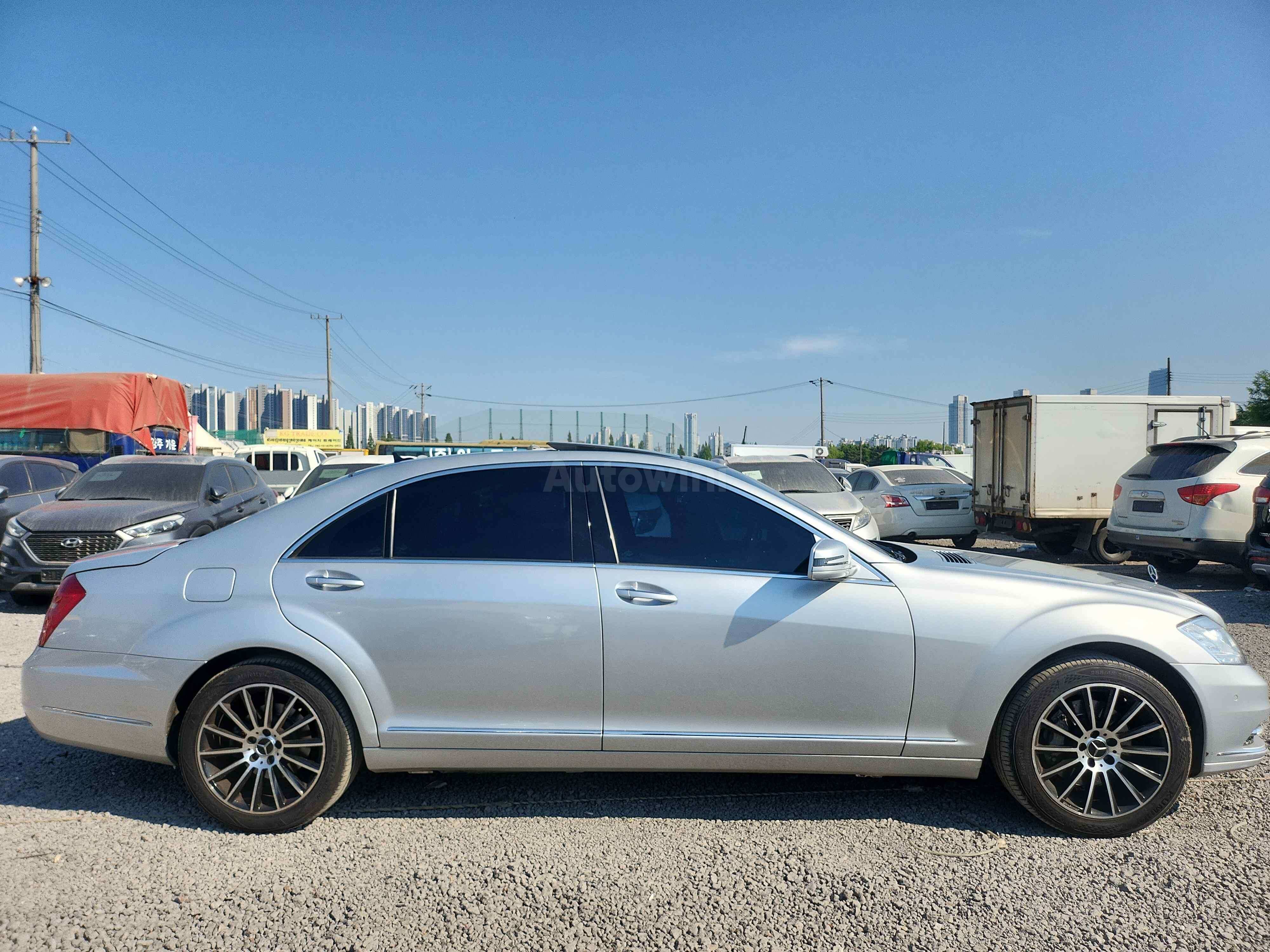 2010 MERCEDES BENZ S CLASS VIN: WDDNG5GB7AA354881
