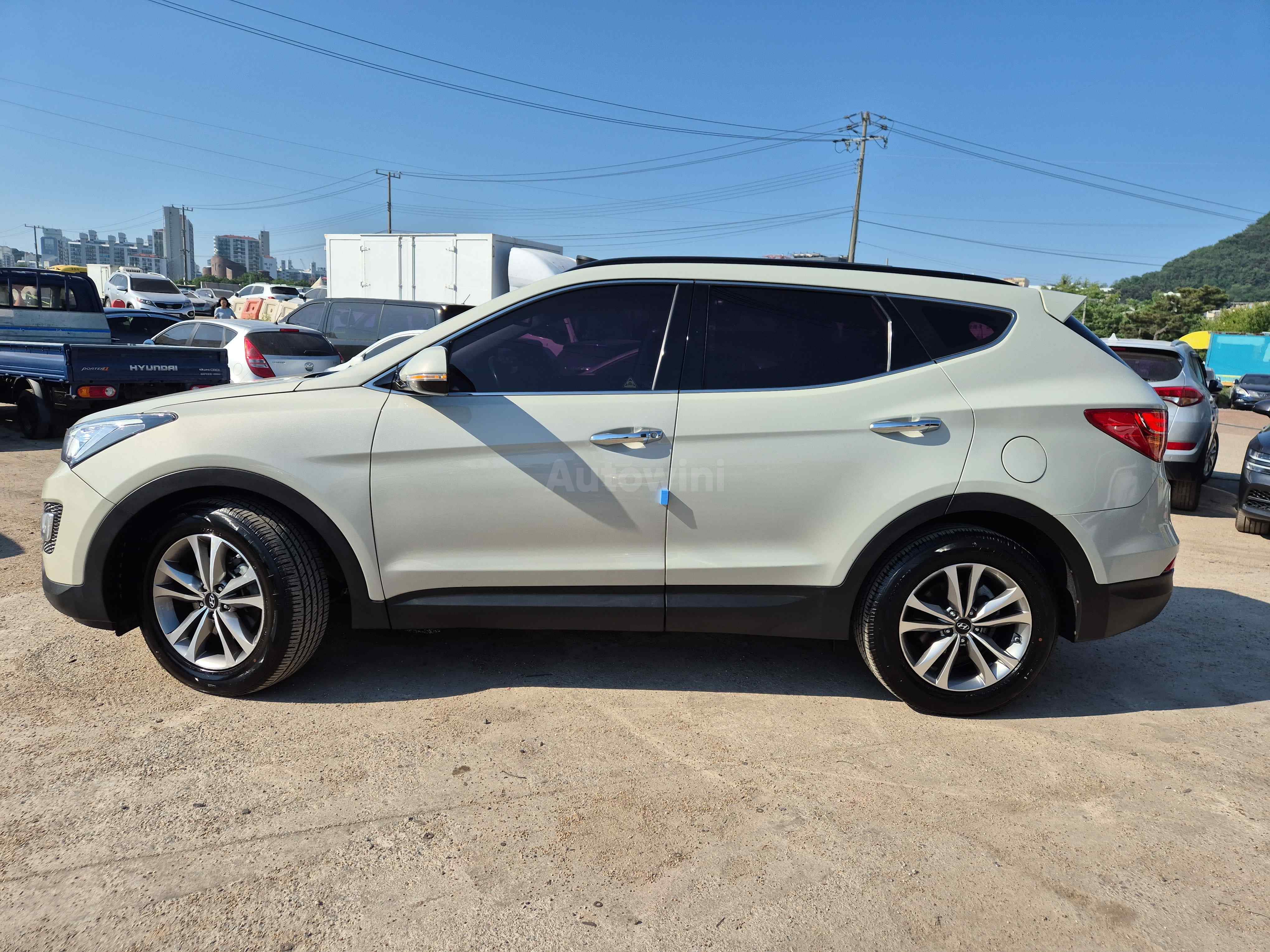 2015 HYUNDAI SANTAFE VIN: KMHSW81UDFU428093