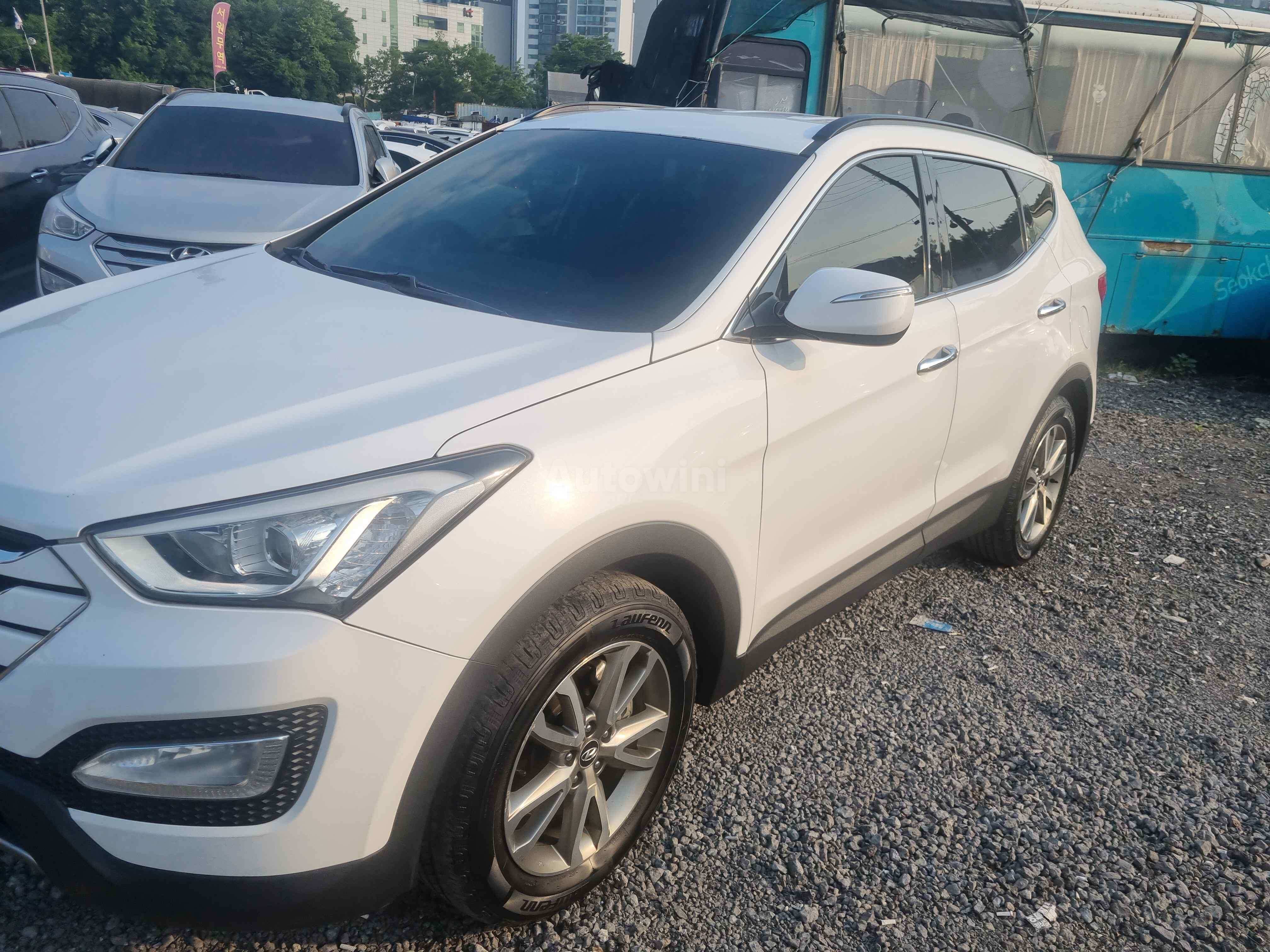 2014 HYUNDAI SANTAFE VIN: KMHSW81UBEU211234