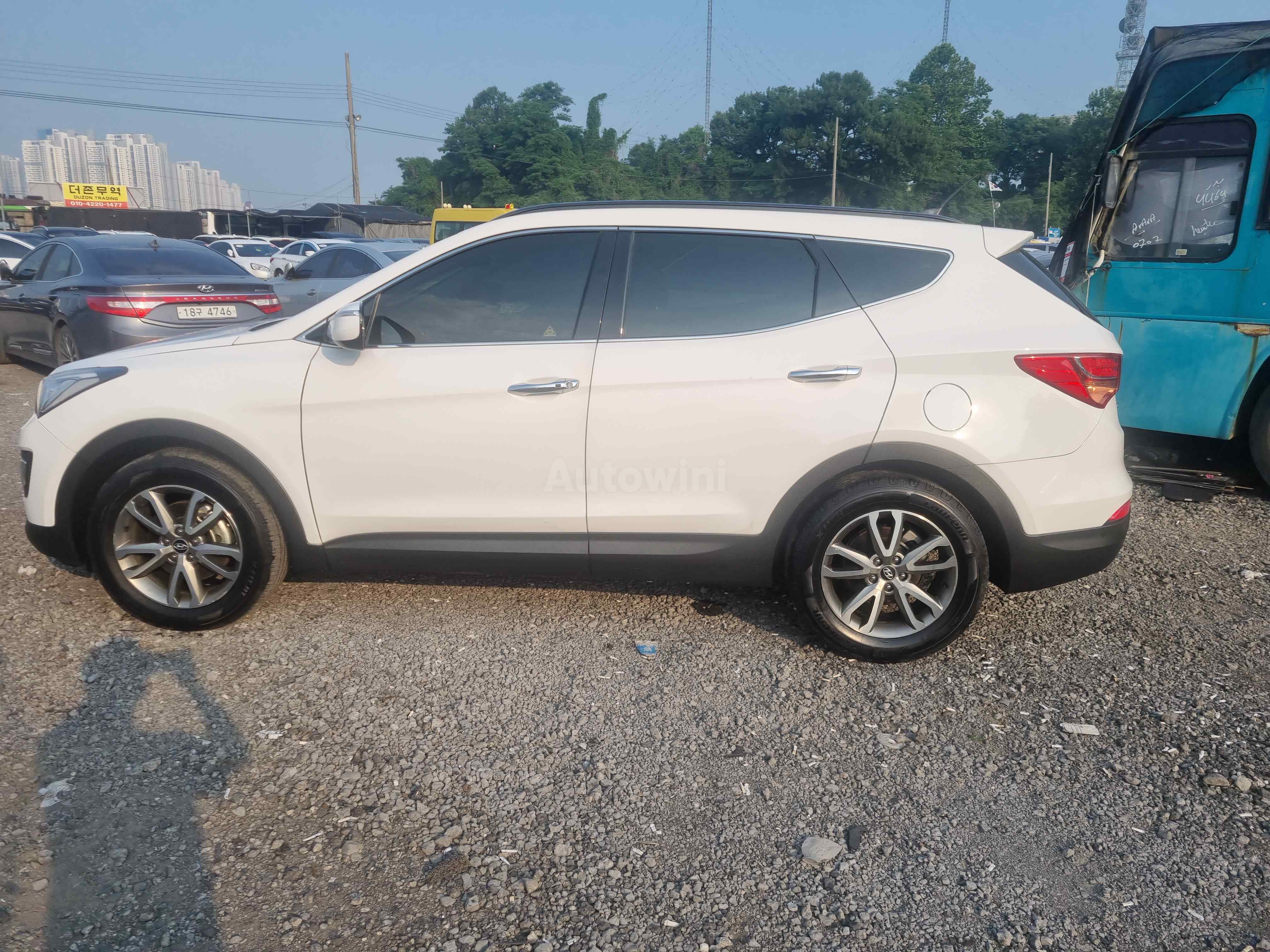 2014 HYUNDAI SANTAFE VIN: KMHSW81UBEU211234