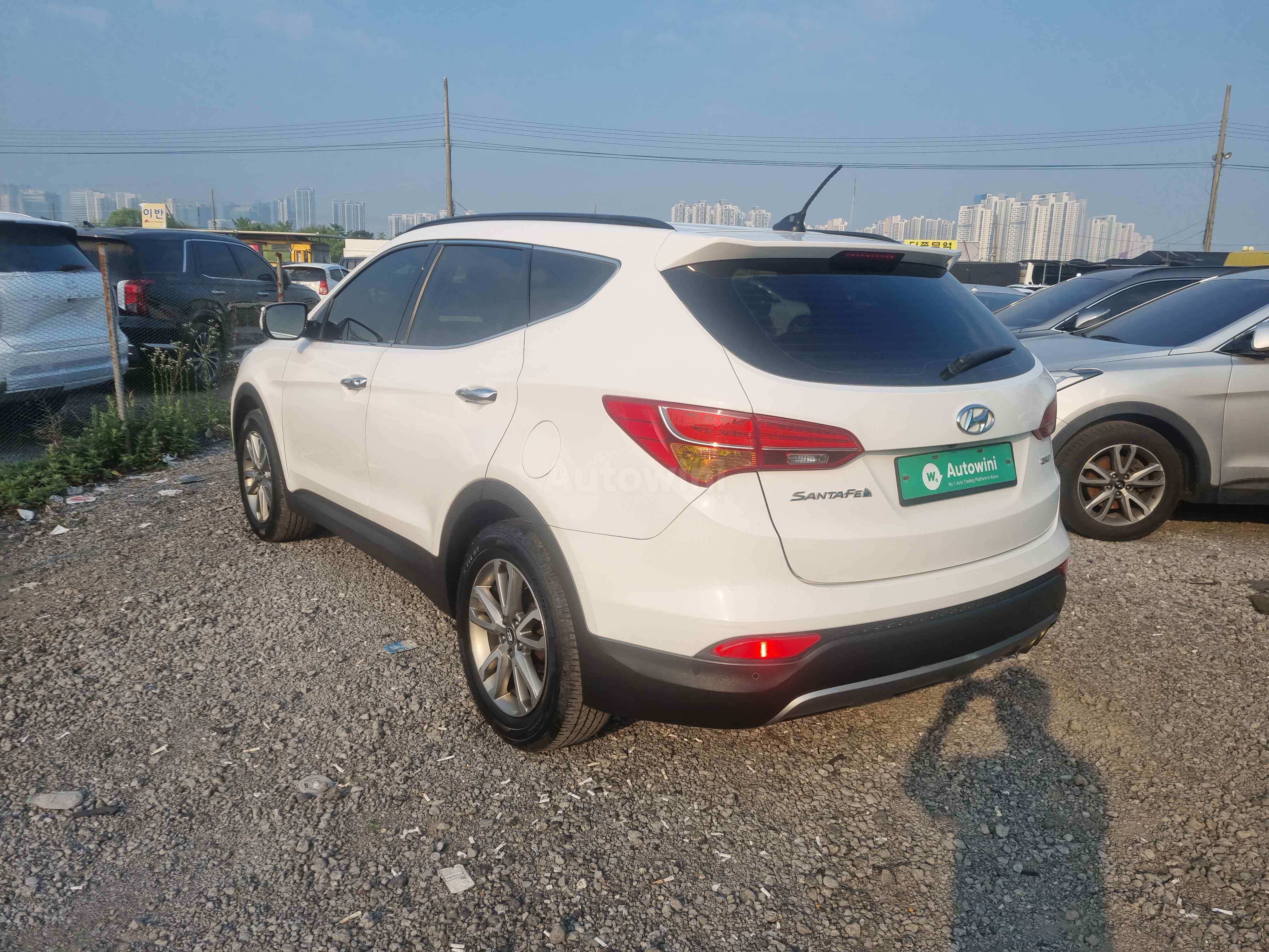 2014 HYUNDAI SANTAFE VIN: KMHSW81UBEU211234