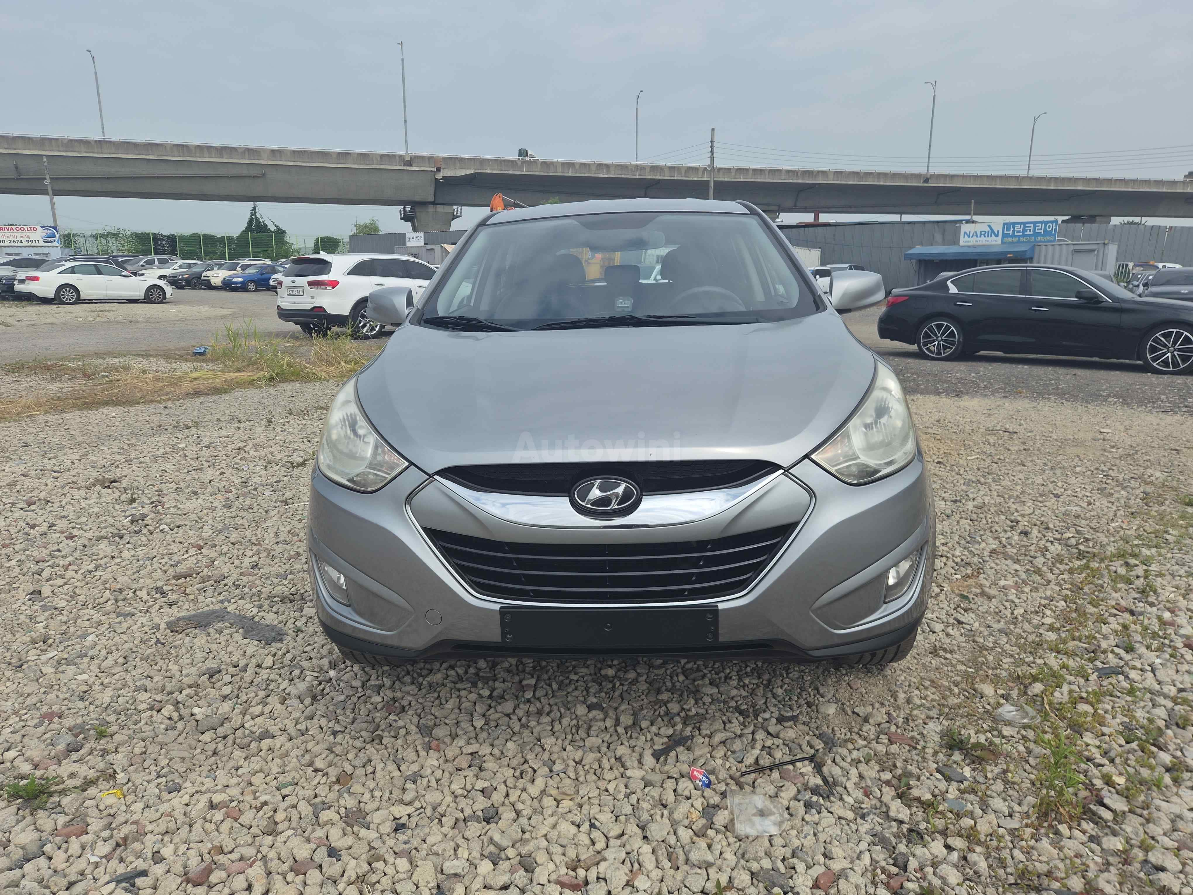2011 HYUNDAI TUCSON VIN: KMHJT81VDBU173918