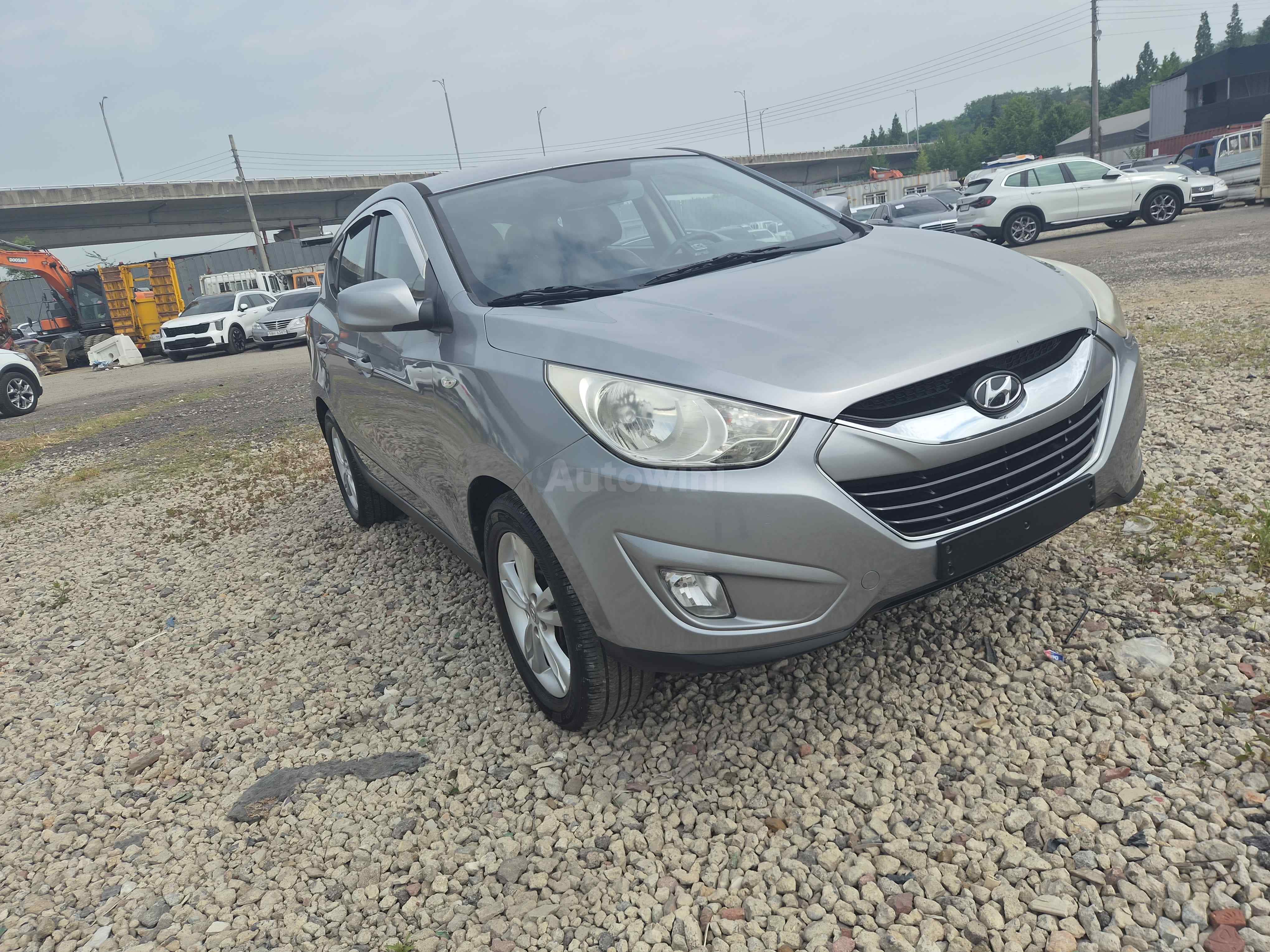 2011 HYUNDAI TUCSON VIN: KMHJT81VDBU173918