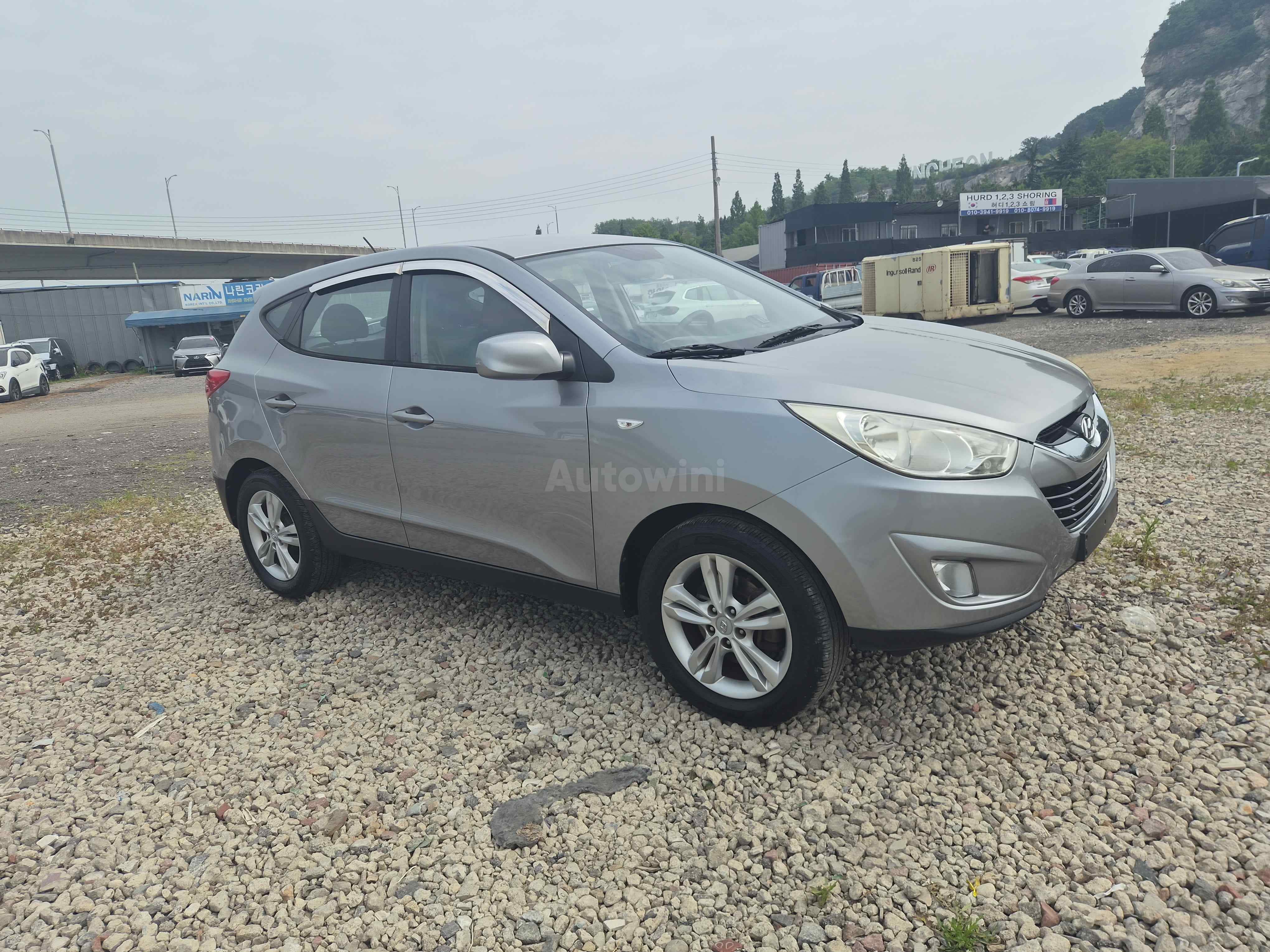 2011 HYUNDAI TUCSON VIN: KMHJT81VDBU173918