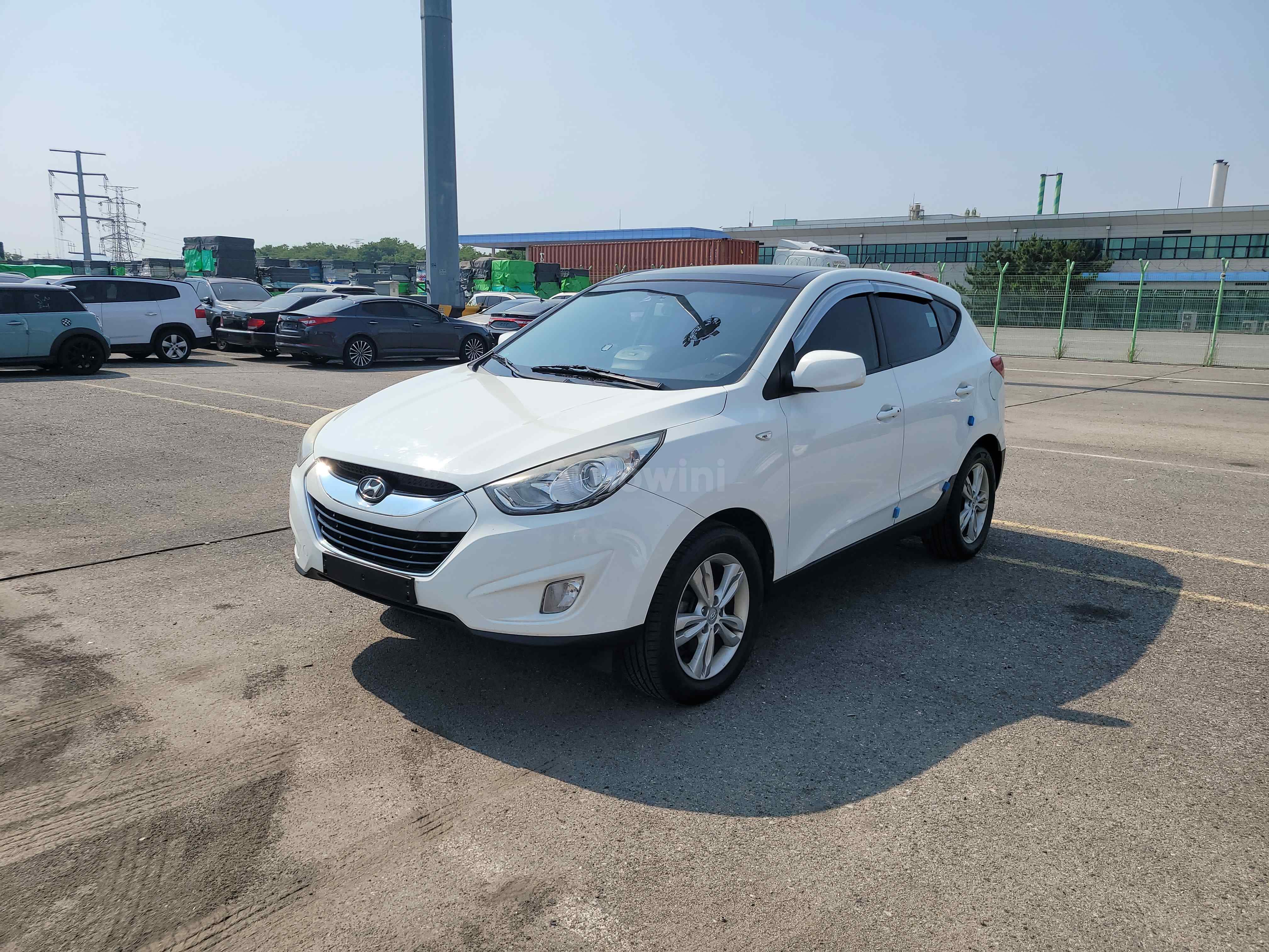 2013 HYUNDAI TUCSON VIN: KMHJT81VDDU724890