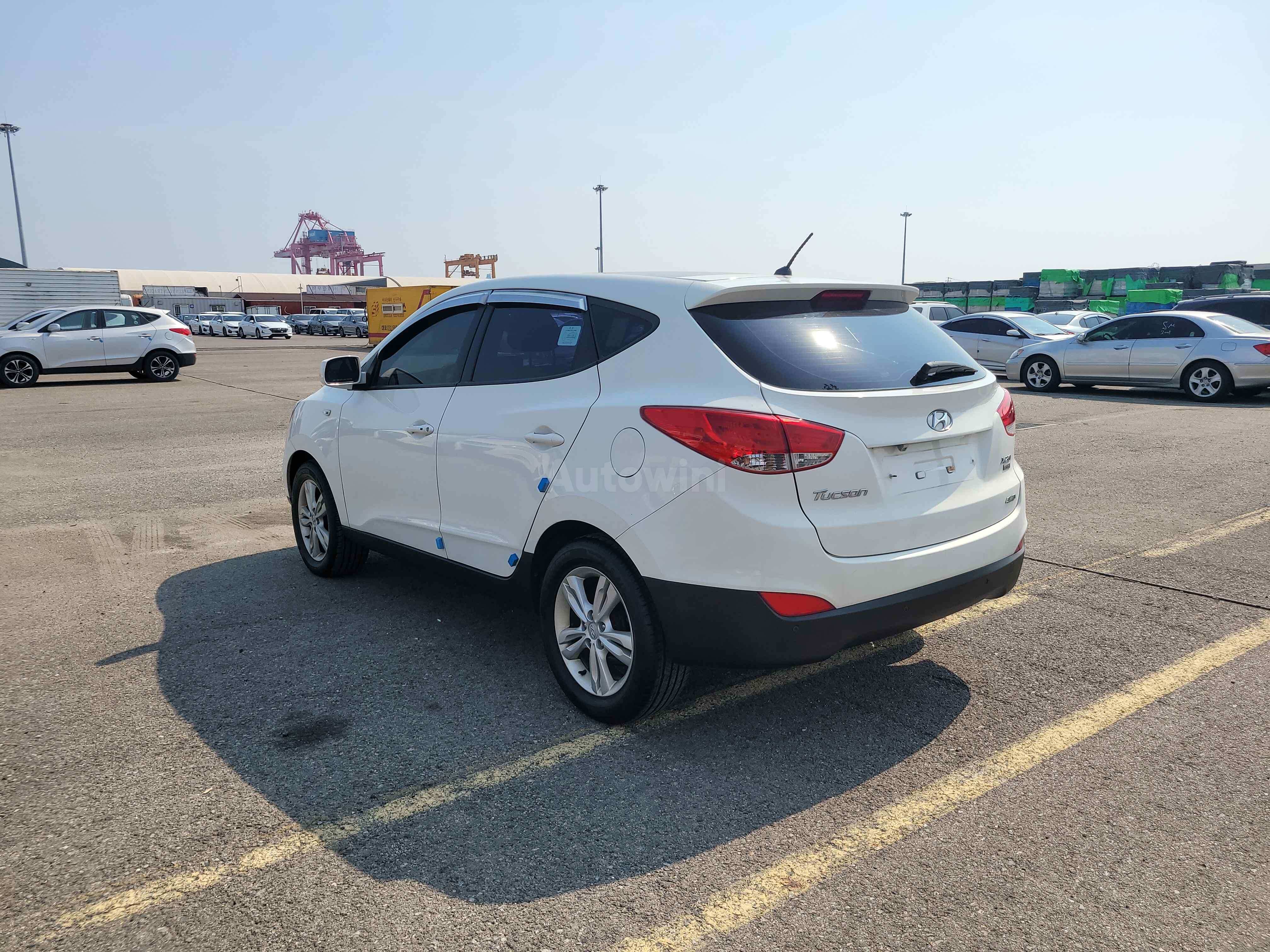 2013 HYUNDAI TUCSON VIN: KMHJT81VDDU724890