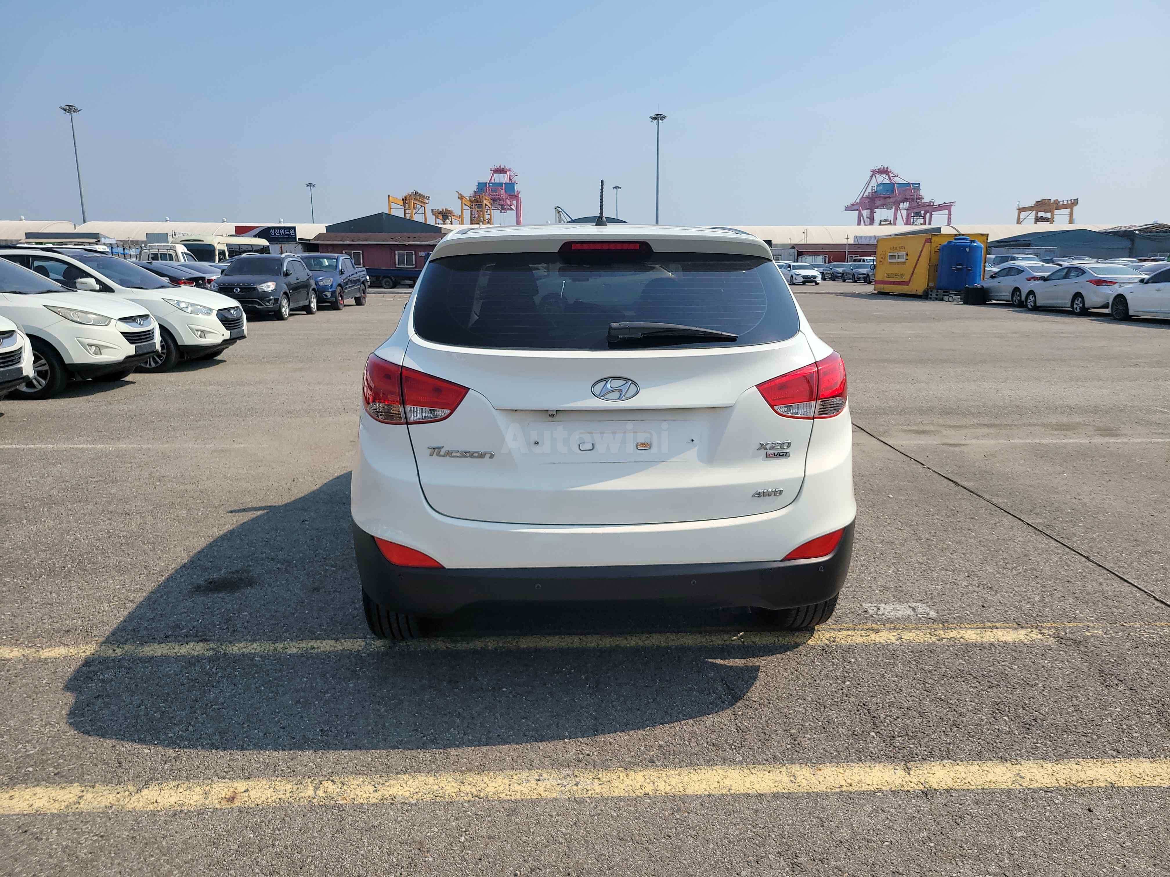 2013 HYUNDAI TUCSON VIN: KMHJT81VDDU724890