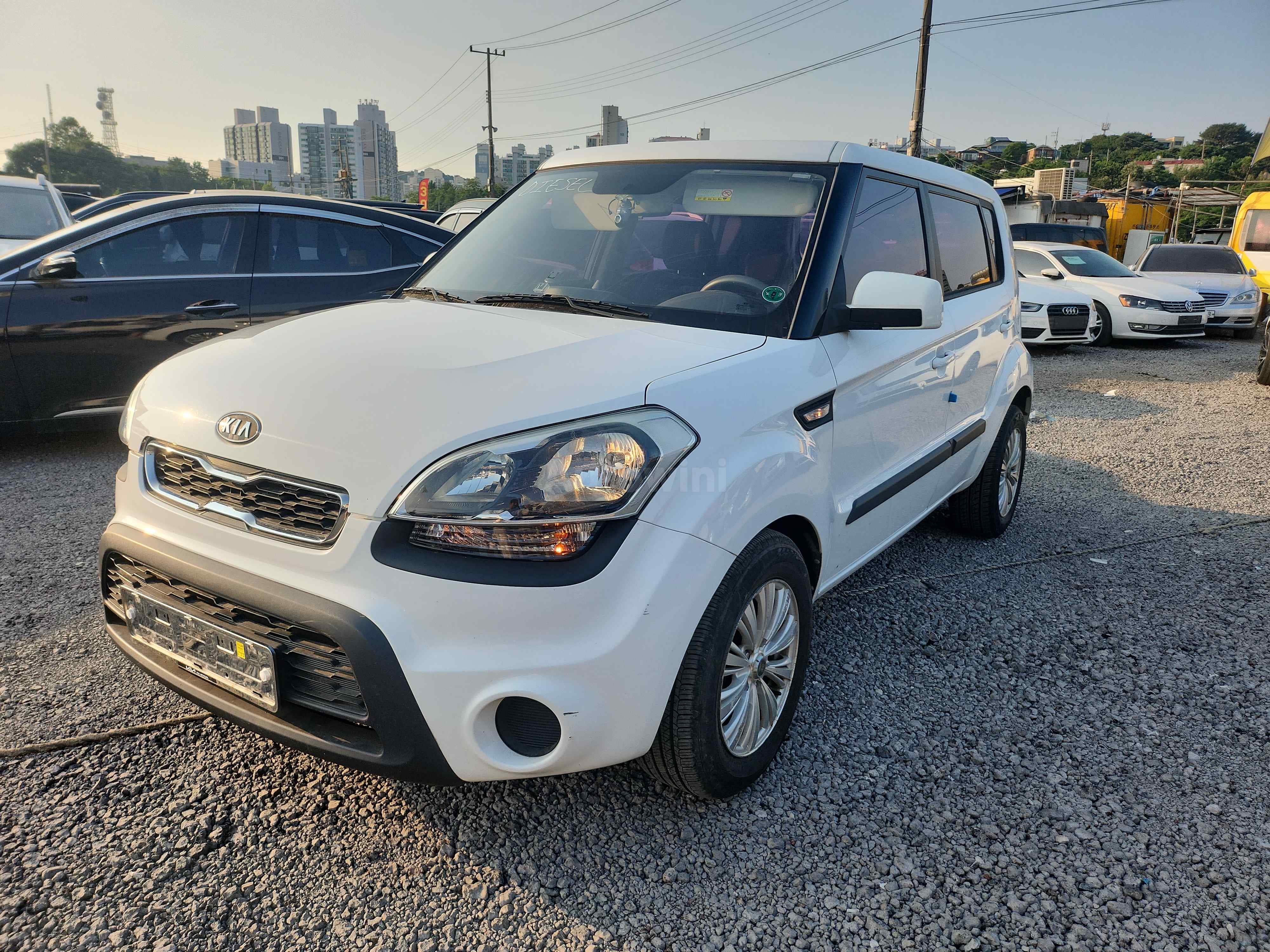 2012 KIA SOUL VIN: KNAJT813BCK739552