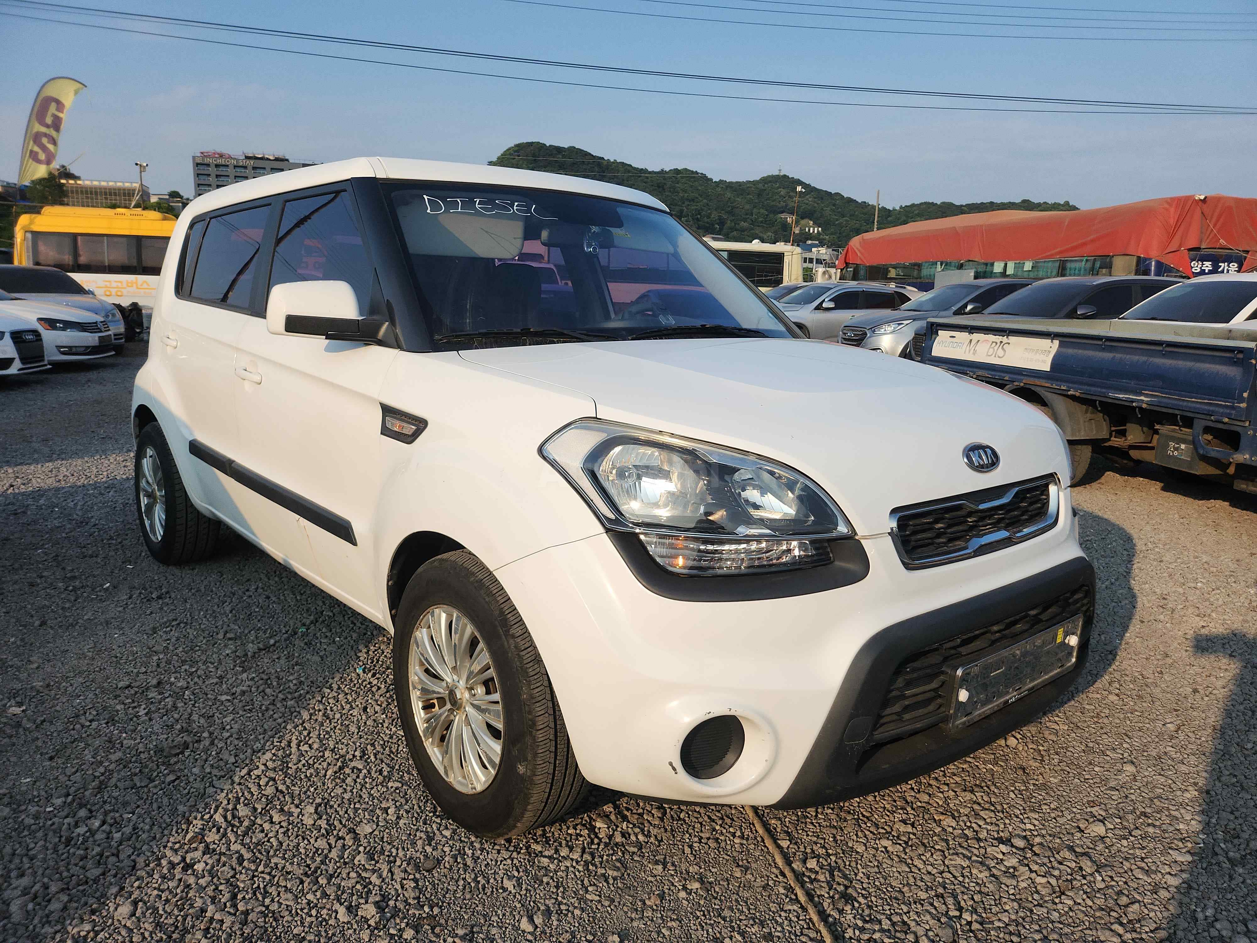 2012 KIA SOUL VIN: KNAJT813BCK739552