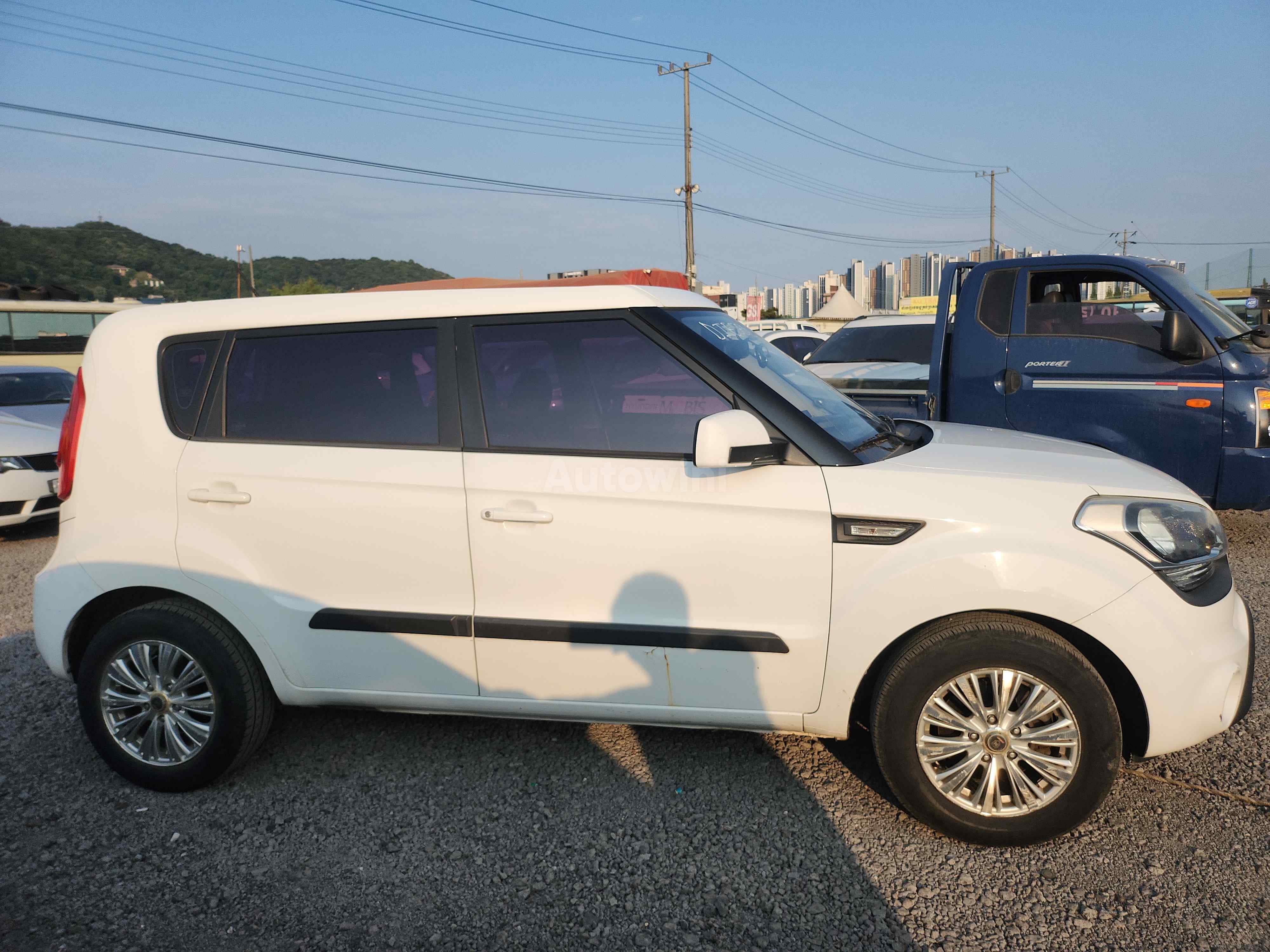 2012 KIA SOUL VIN: KNAJT813BCK739552