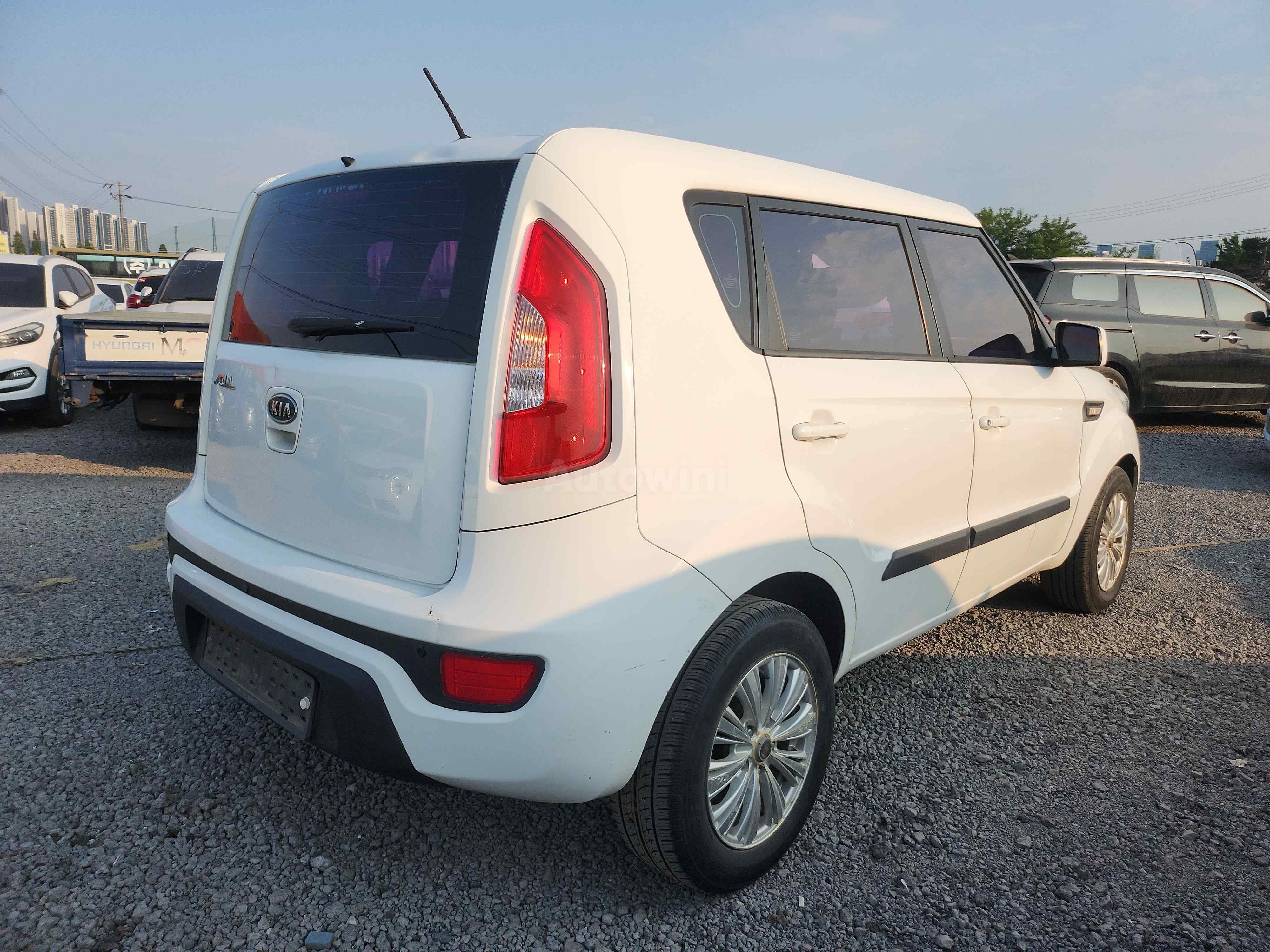 2012 KIA SOUL VIN: KNAJT813BCK739552