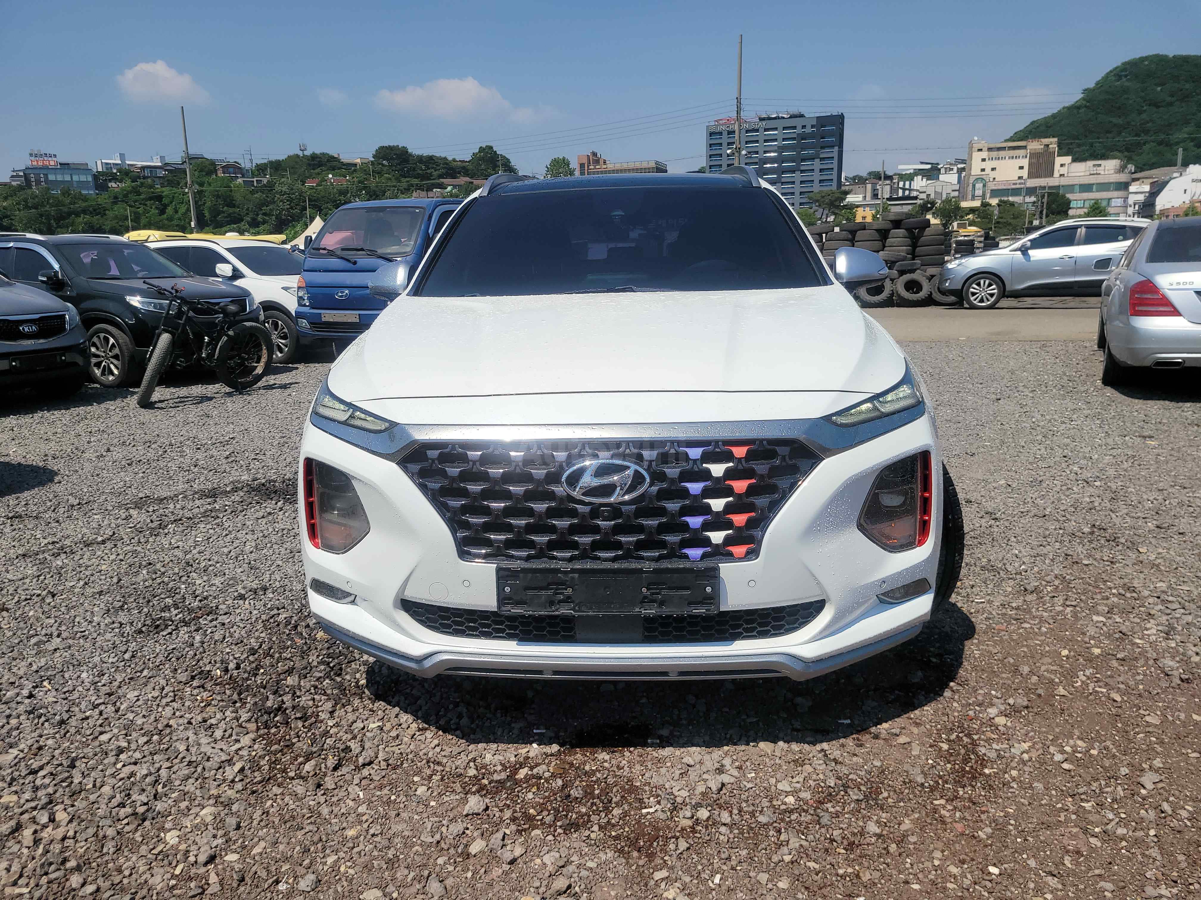 2019 HYUNDAI SANTAFE VIN: KMHS581ADKU084457