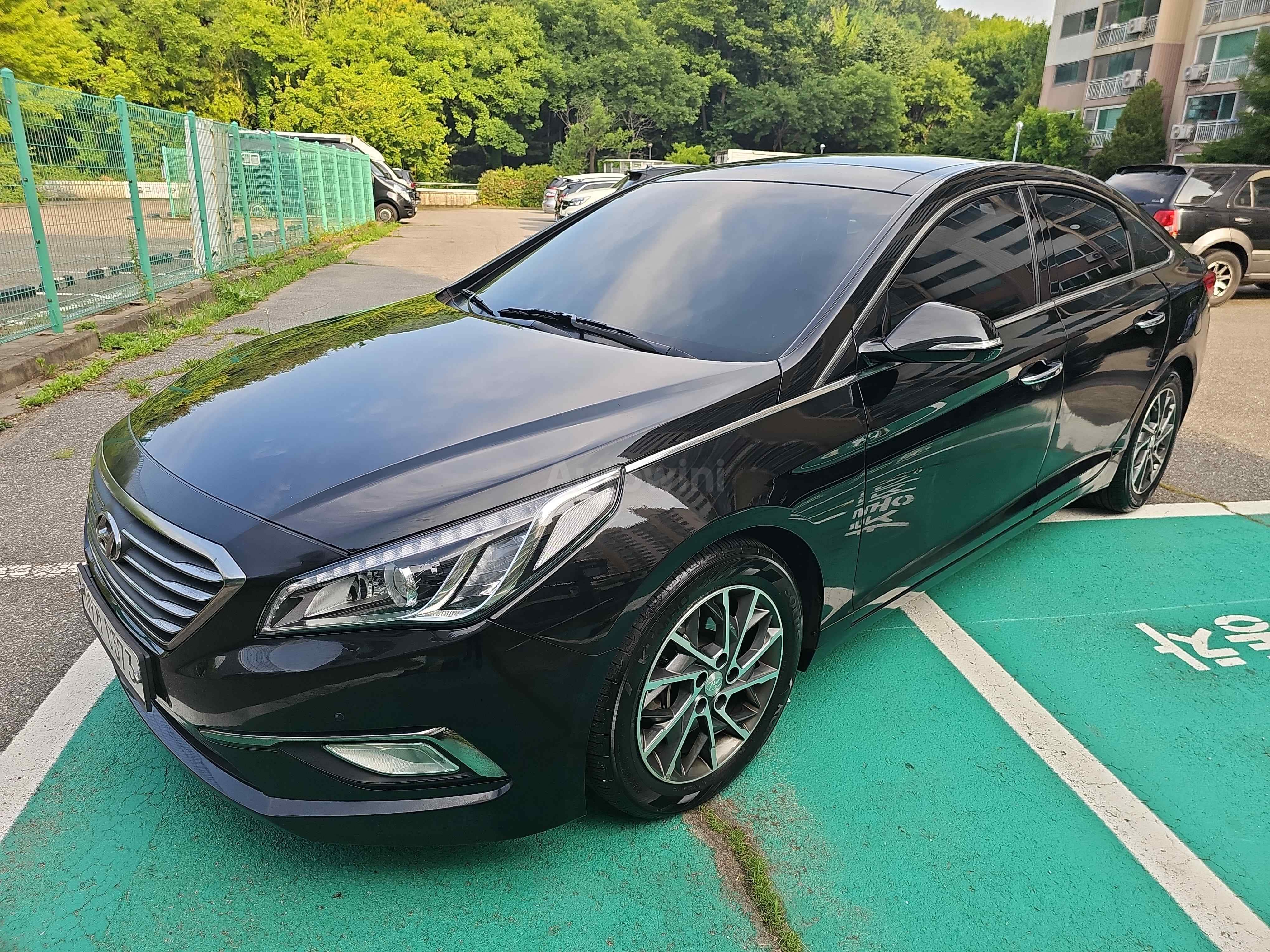 2016 HYUNDAI SONATA VIN: KMHE341AGGA182945