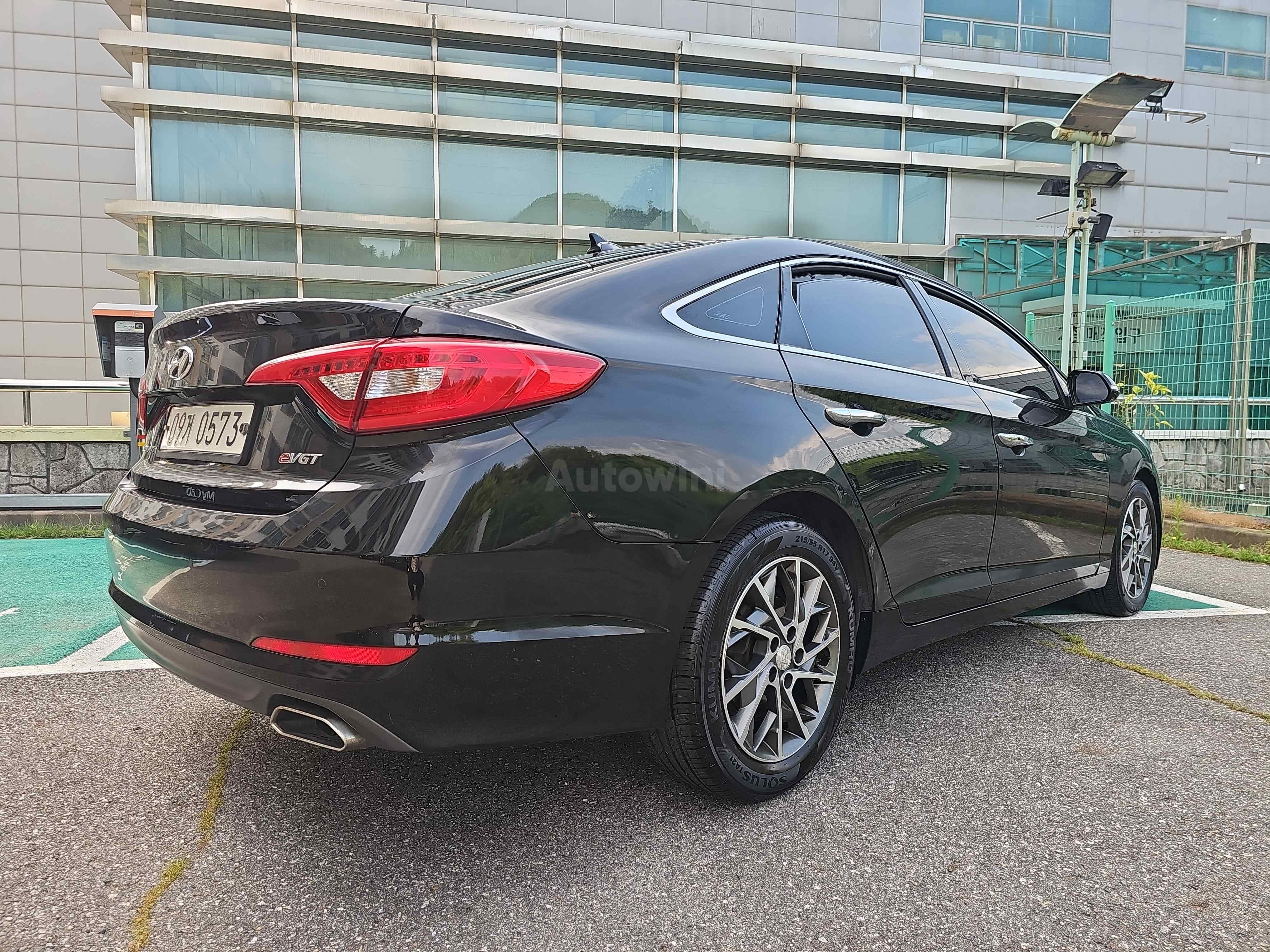 2016 HYUNDAI SONATA VIN: KMHE341AGGA182945