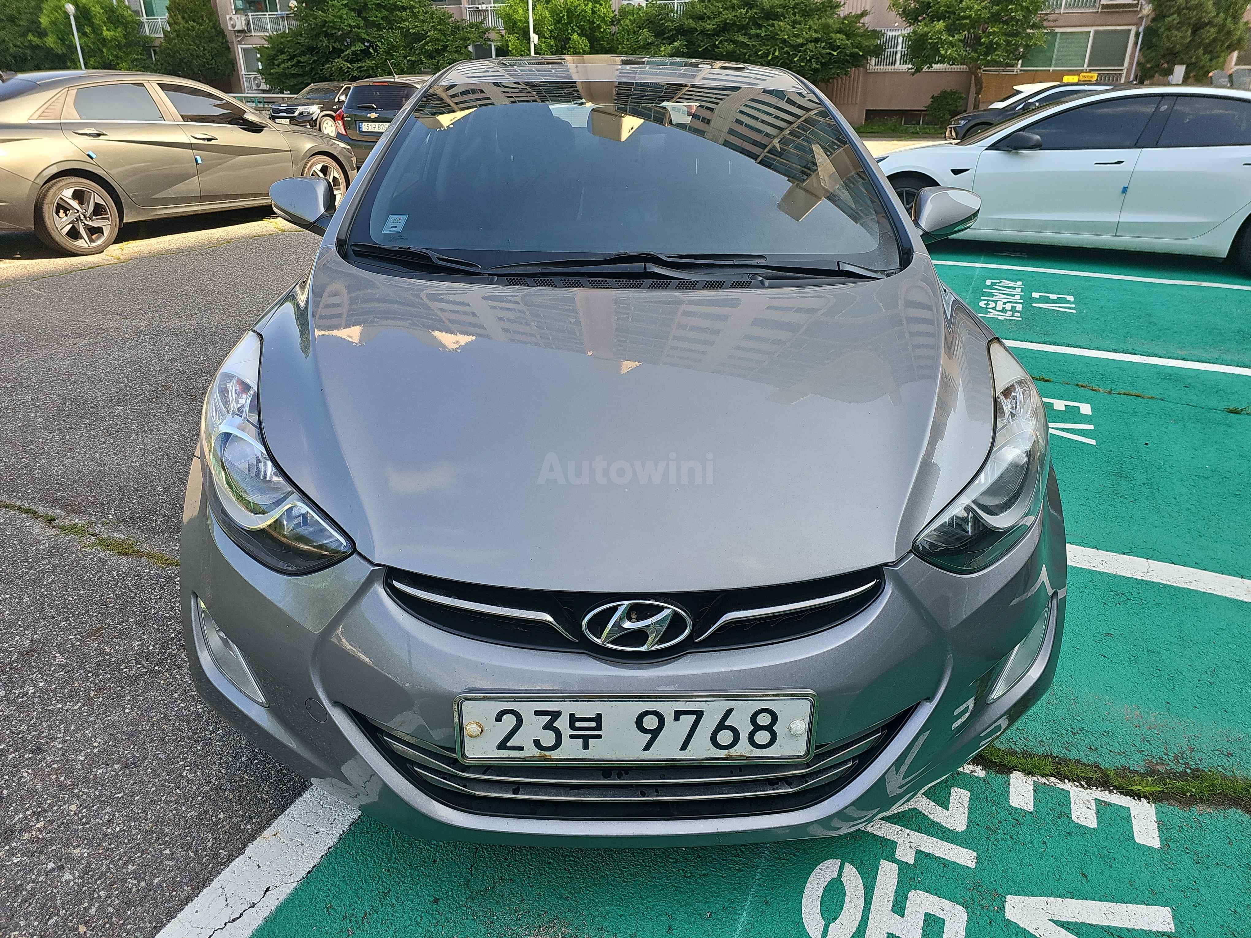2011 HYUNDAI AVANTE VIN: KMHDH41DBBU083504
