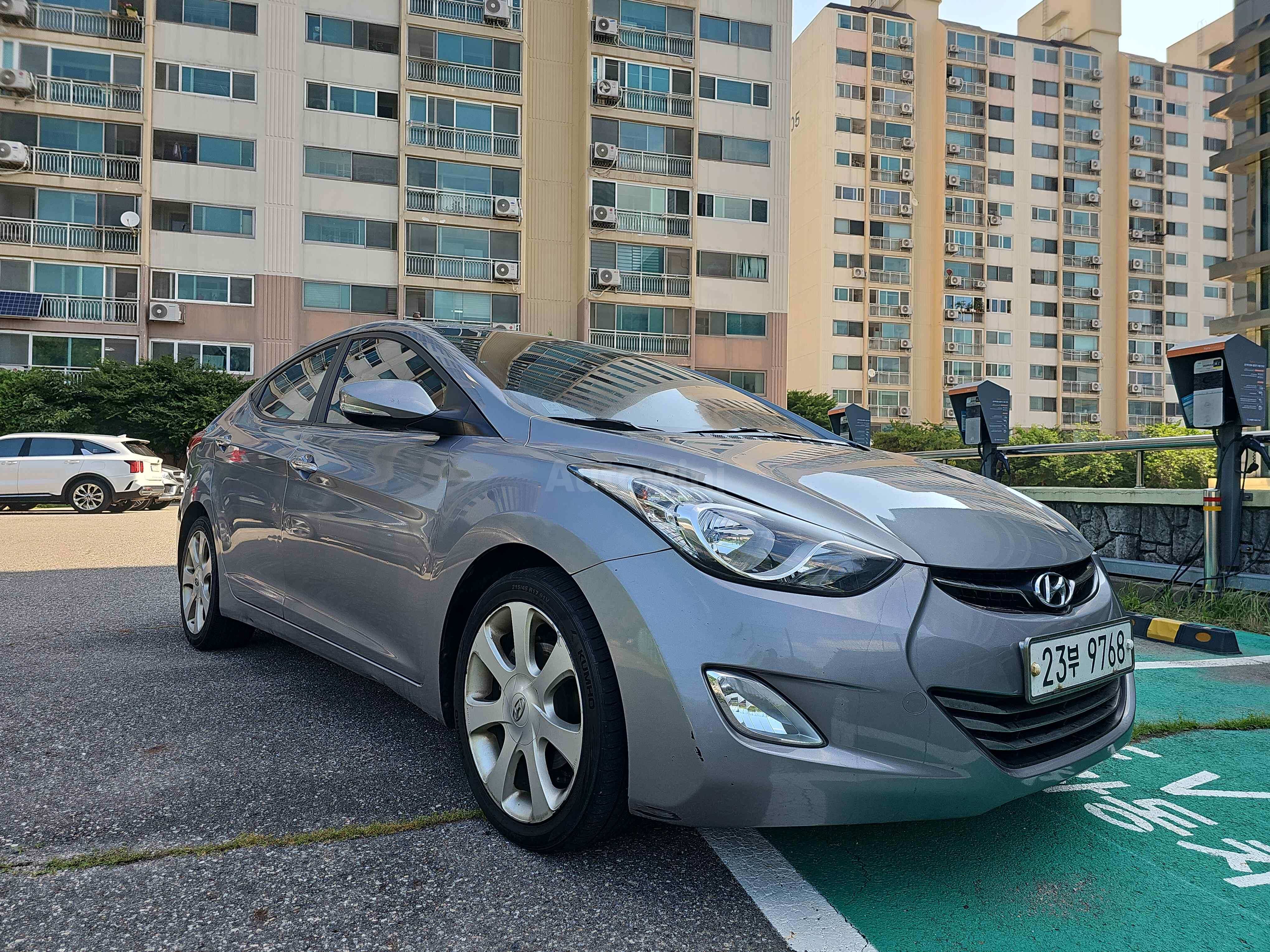 2011 HYUNDAI AVANTE VIN: KMHDH41DBBU083504