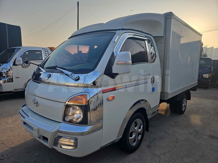 2018 Hyundai Porter2 (H100) 1 ton Freezer Box CRDi Super Cab 4*2(2WD)