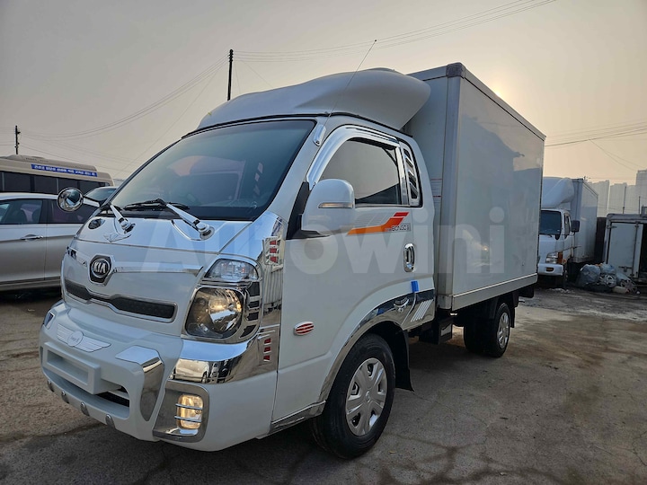 2018 Kia Bongo 3 (K2700) 1 ton Freezer Box CRDi King Cab 4*2(2WD)